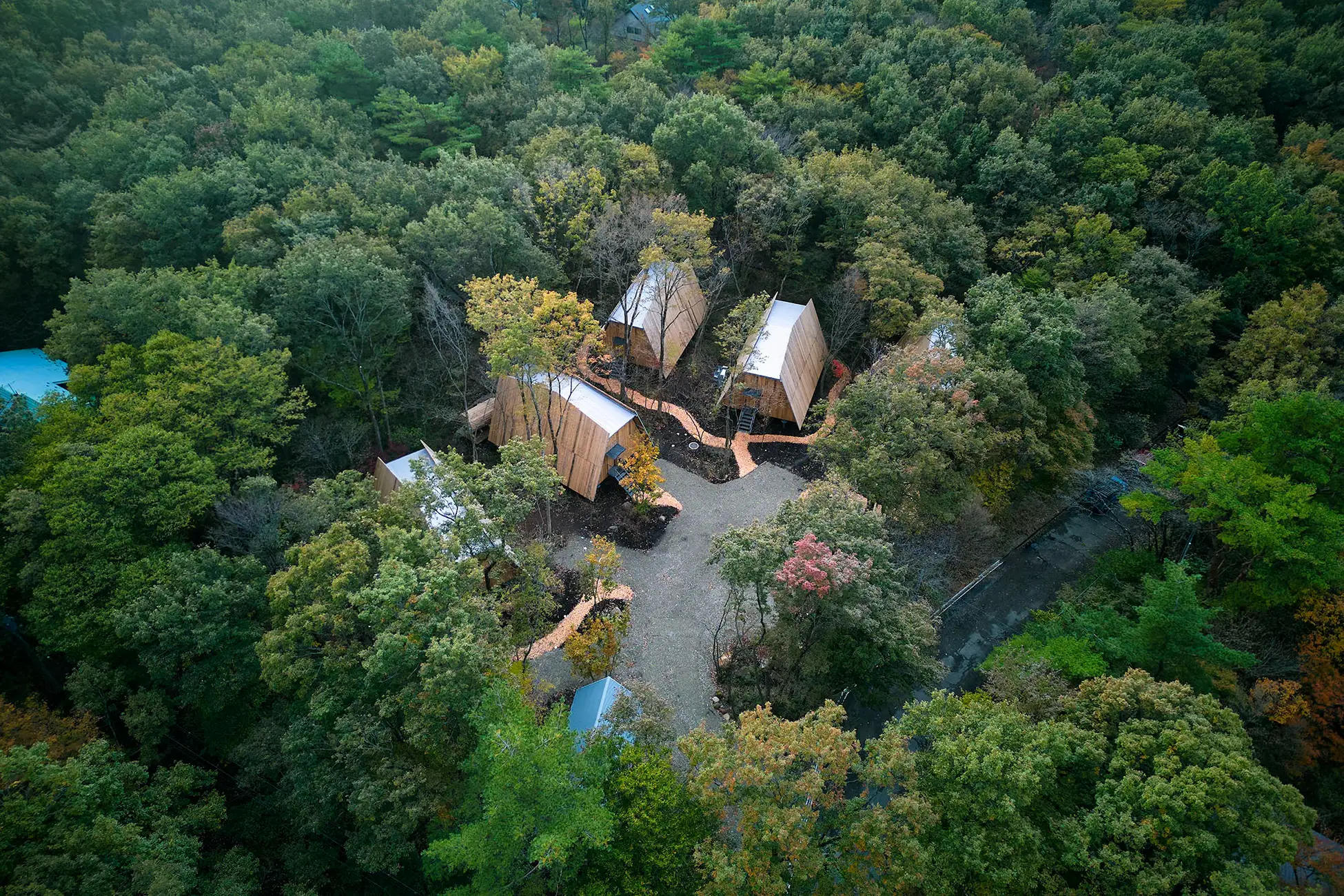 那須1st同様に那須2ndも豊かな四季の移ろいを感じる森の中に位置する。