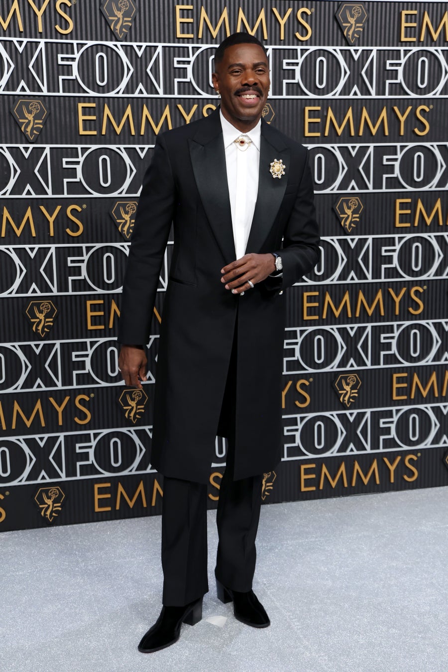 セレブリティがルイ・ヴィトンを着用!第75回エミー賞授賞式のファッション セレブリティがルイ・ヴィトンを着用!第75回エミー賞授賞式のファッション