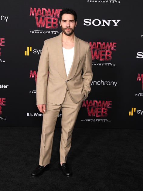 タハール・ラヒムがルイ・ヴィトンを着用して映画「マダム・ウェブ」のプレミアに参加 タハール・ラヒムがルイ・ヴィトンを着用して映画「マダム・ウェブ」のプレミアに参加