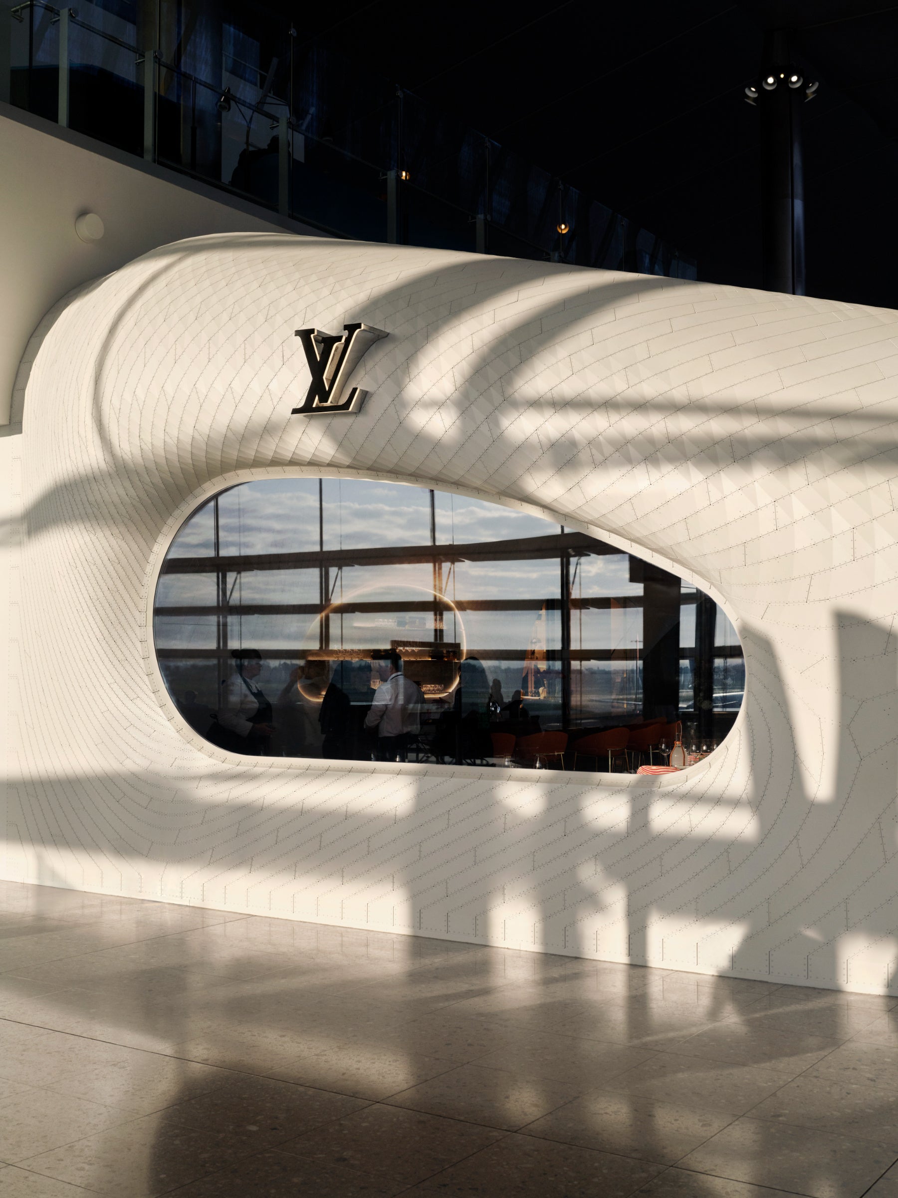 R*o様 ルイヴィトン　ツーピース　シルク　ワンピ　ブライダル 2次会 ルイヴィトン ツーピース シルク ワンピ ブライダル 2次会