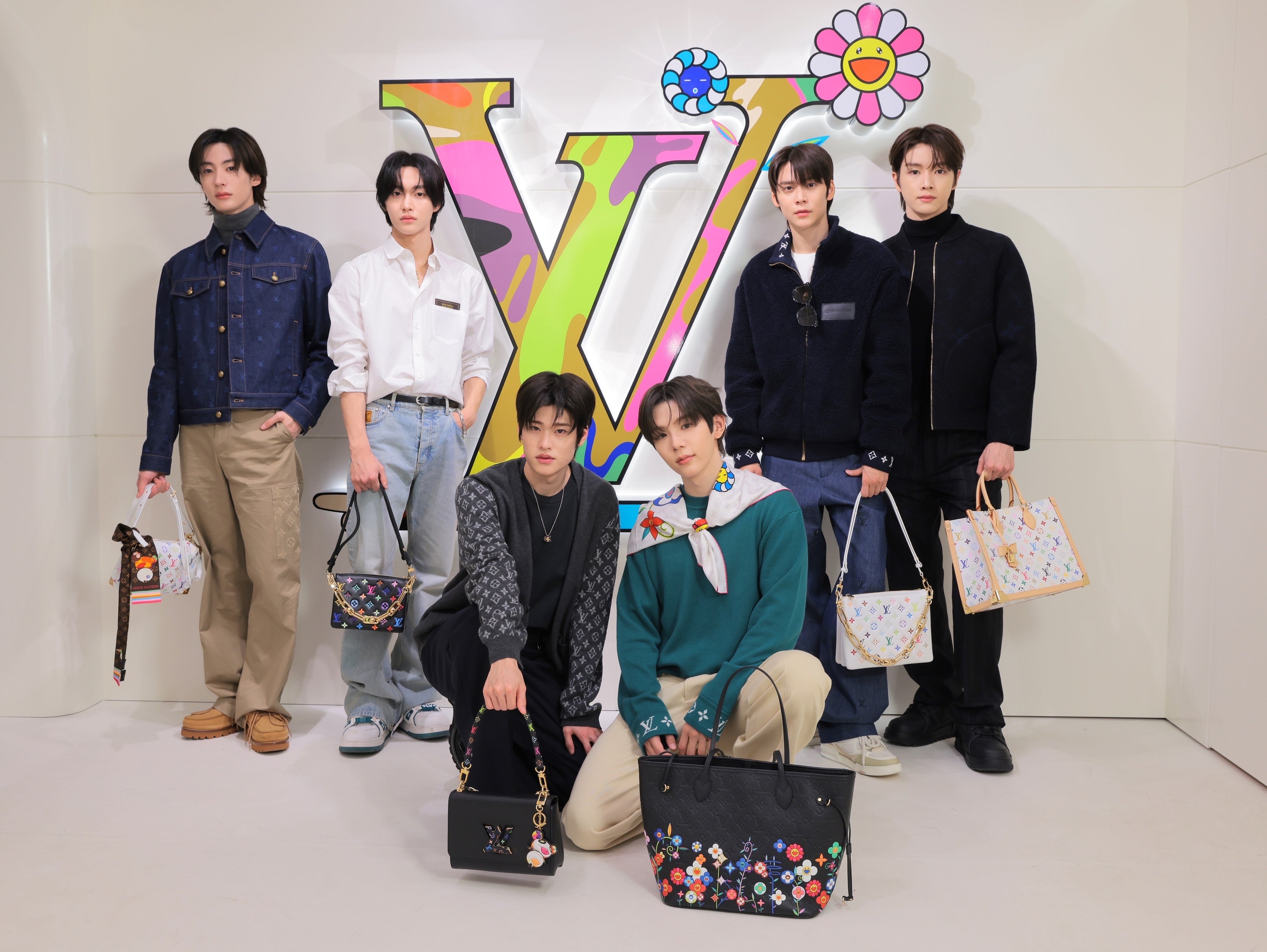 【ルイヴィトン】 ポップモノグラム 2点セット LV ルイ·ヴィトン】「ラ·ボーテ ルイ·ヴィトン」よりレザーグッズを