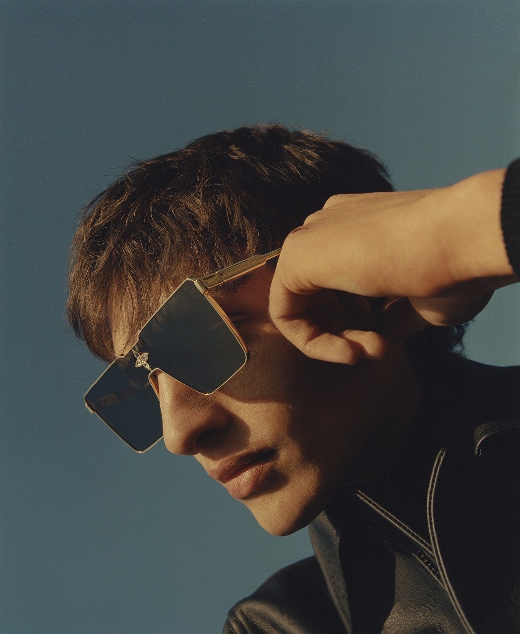 サングラス：サングラス サイクロン メタル 97,900円 ※6月発売予定