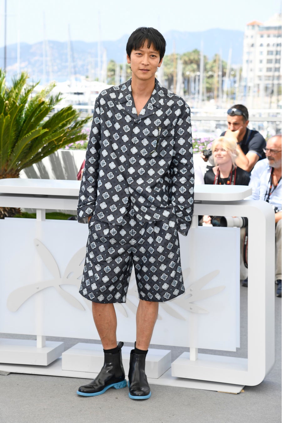 ルイ ヴィトン ジェンマ チャン カン ドンウォンらが 第75回カンヌ国際映画祭でルイ ヴィトンを着用 ルイ ヴィトン ジャパン株式会社のプレスリリース ルイ ヴィトン ジェンマ チャン カン ドンウォンらが 第75回カンヌ国際映画祭でルイ ヴィトンを着用 ルイ ヴィトン ジャパン株式会社のプレスリリース