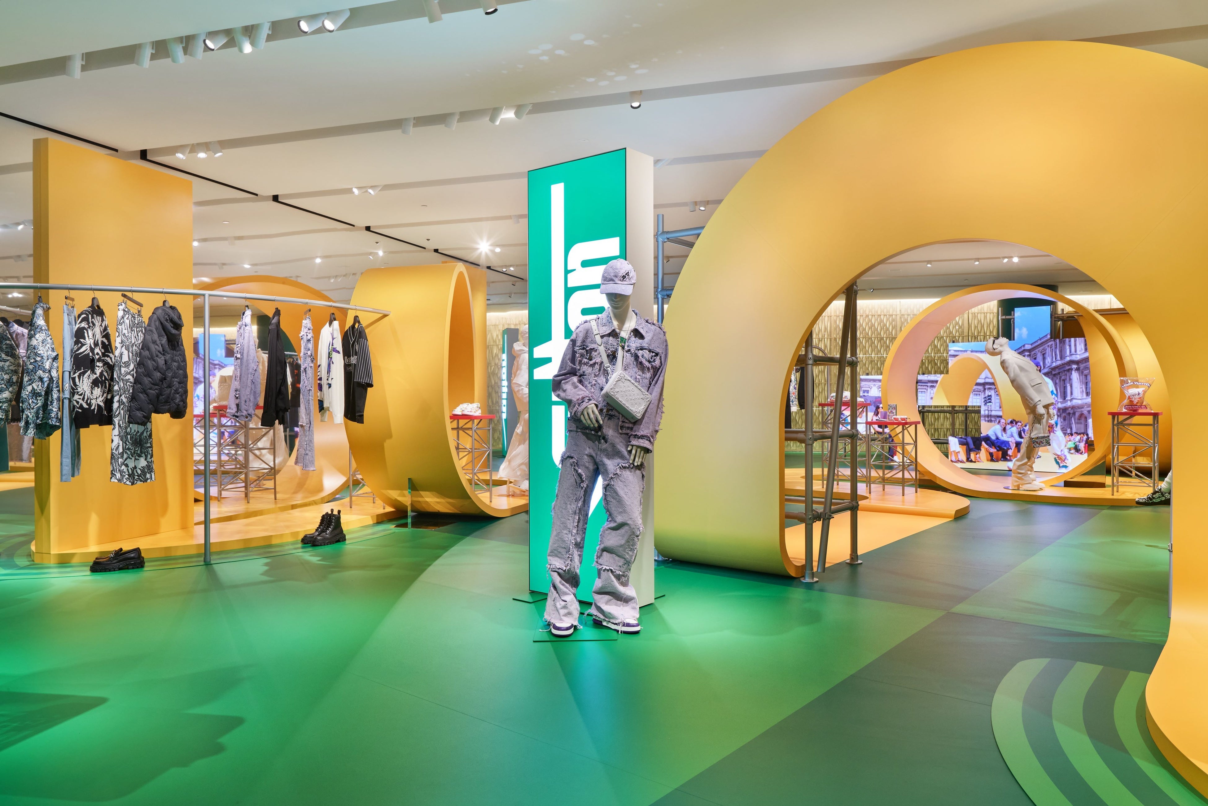 ⒸLouis Vuitton, Tomoyuki Kusunose