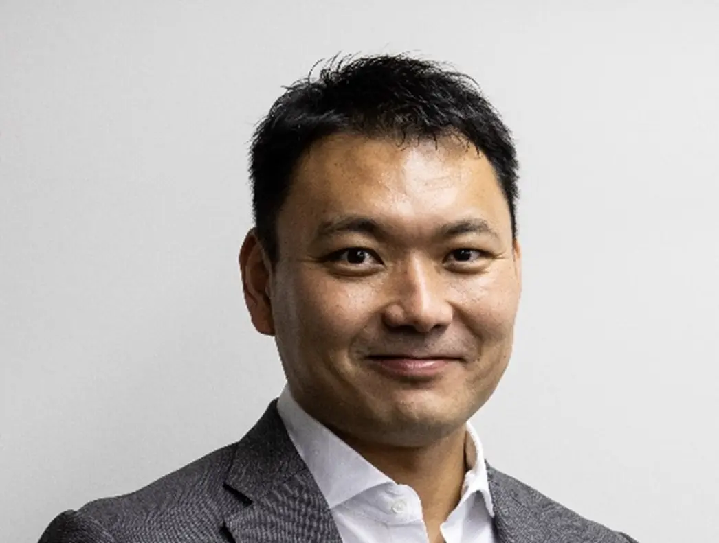 東京外国語大学を卒業後、三井物産株式会社 モビリティ本部にて、製造業・物流業・金融事業など多くの事業開発案件で企画・開発、マーケティングを主導。2019年に当社設立。