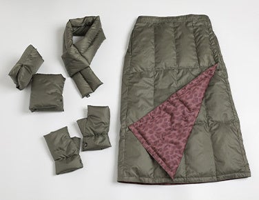 左からアンクルウォーマー、ネックウォーマー、ハンドウォーマー、  ローウォーマー