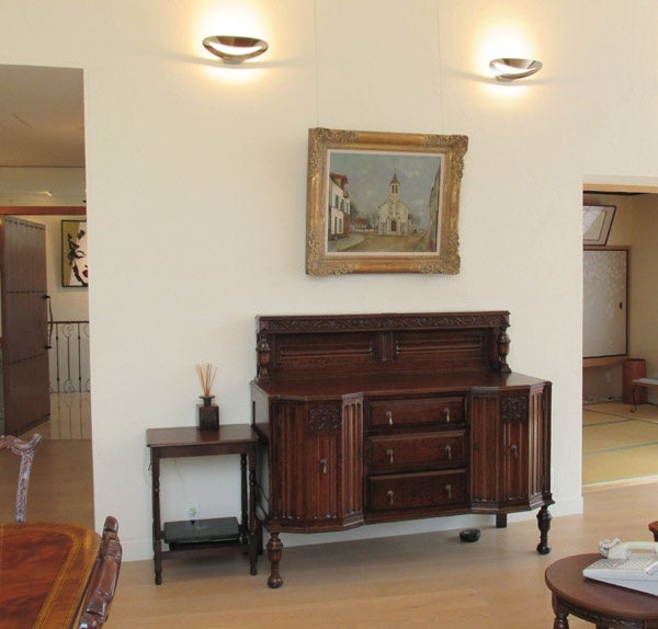 ユトリロの油彩作品をお求めいただいたお客様のお部屋