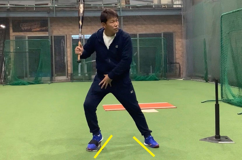 つま先が外側に開くリスクを指摘する井端氏