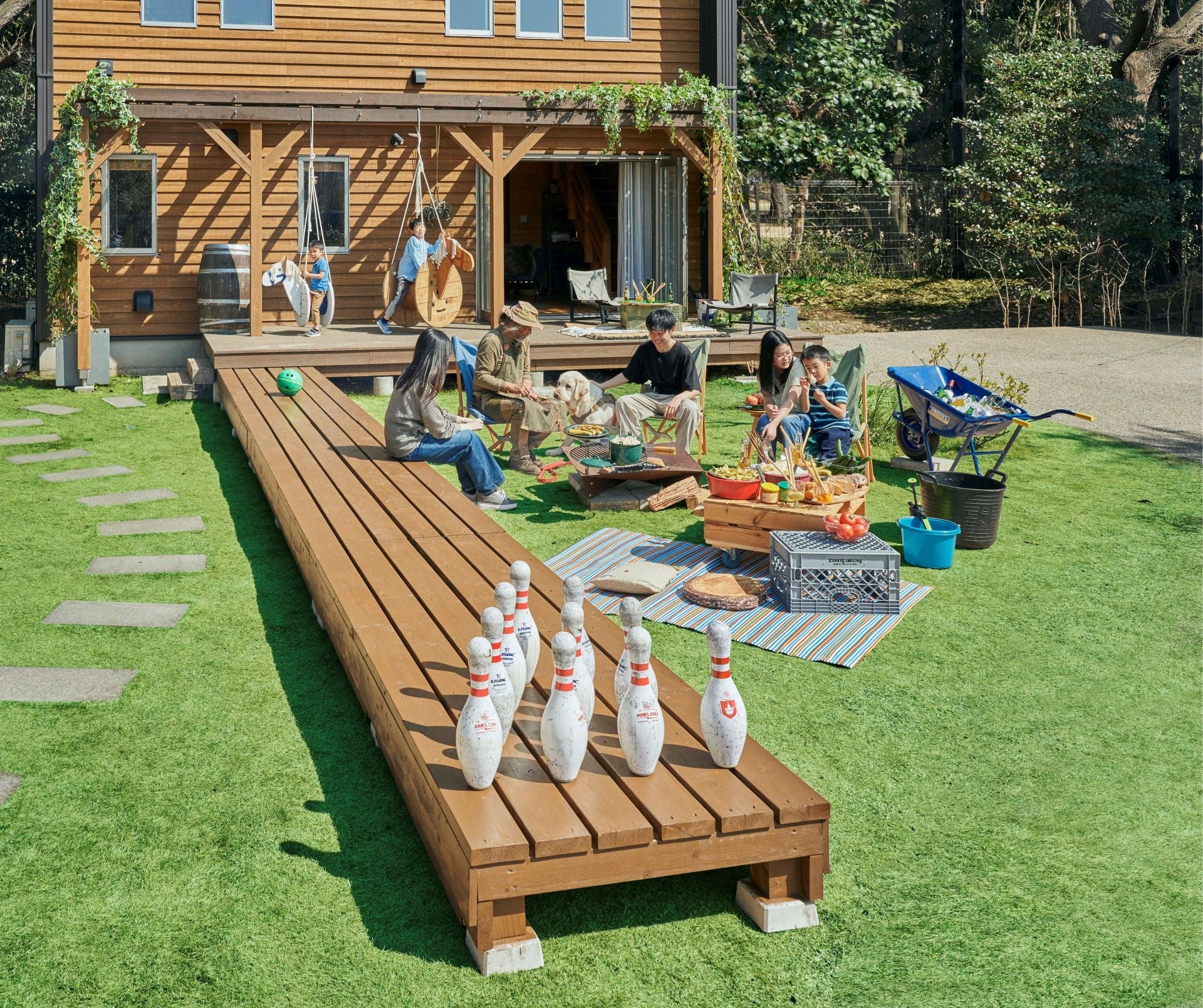 はみだせ！暮らし」ログハウスNo.1*のBESSが、遊びごころあふれる