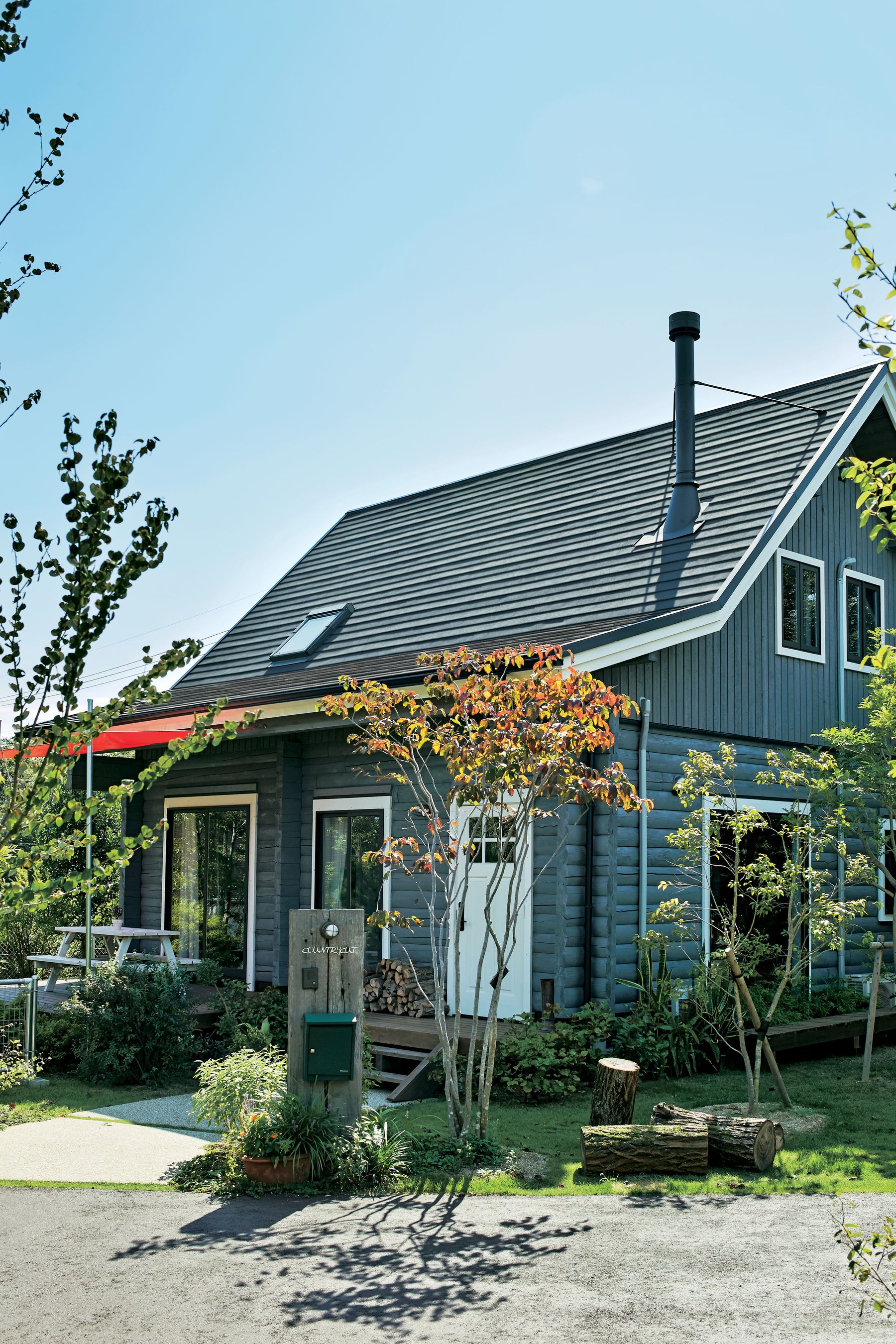 木を現わしで使用するログハウスは、経年で美しさを増します。