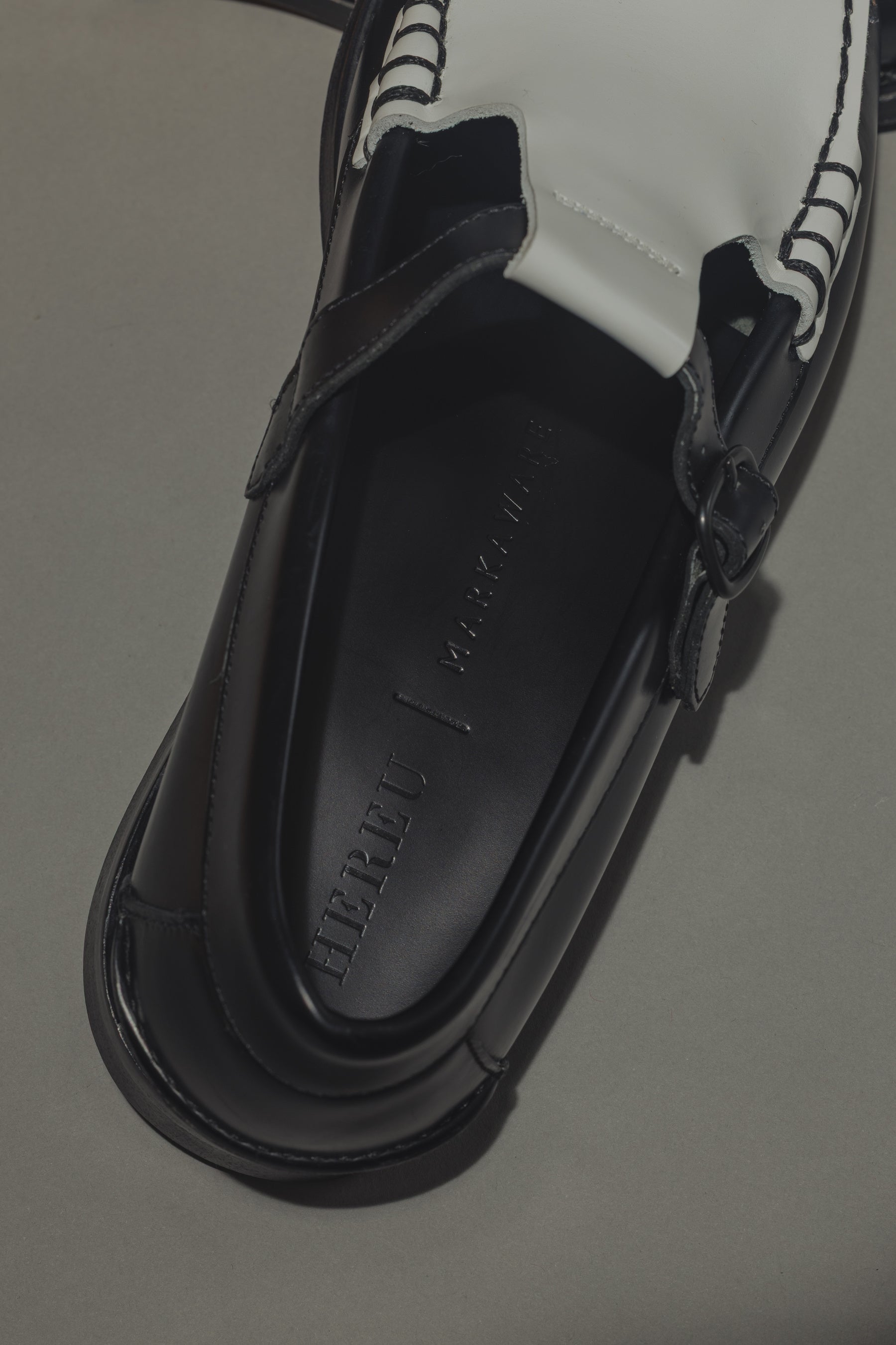 HEREU MARKAWARE ローファー HEREU x MARKAWARE for ADAM ET ROPÉ EX Alber Calf Hair, Black