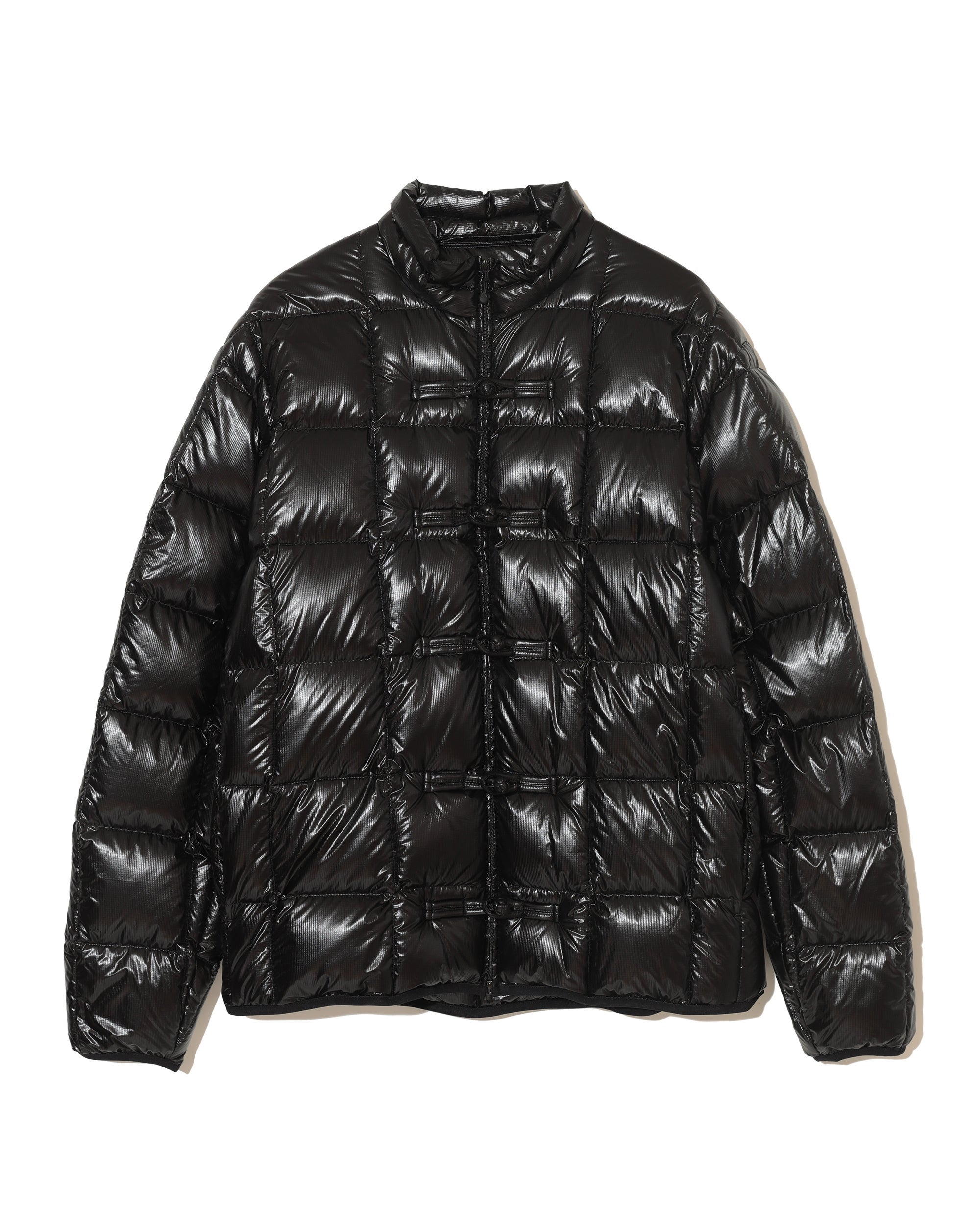 コンセプトストア「V.A.」にて「UNDERCOVER」のカプセルコレクションを