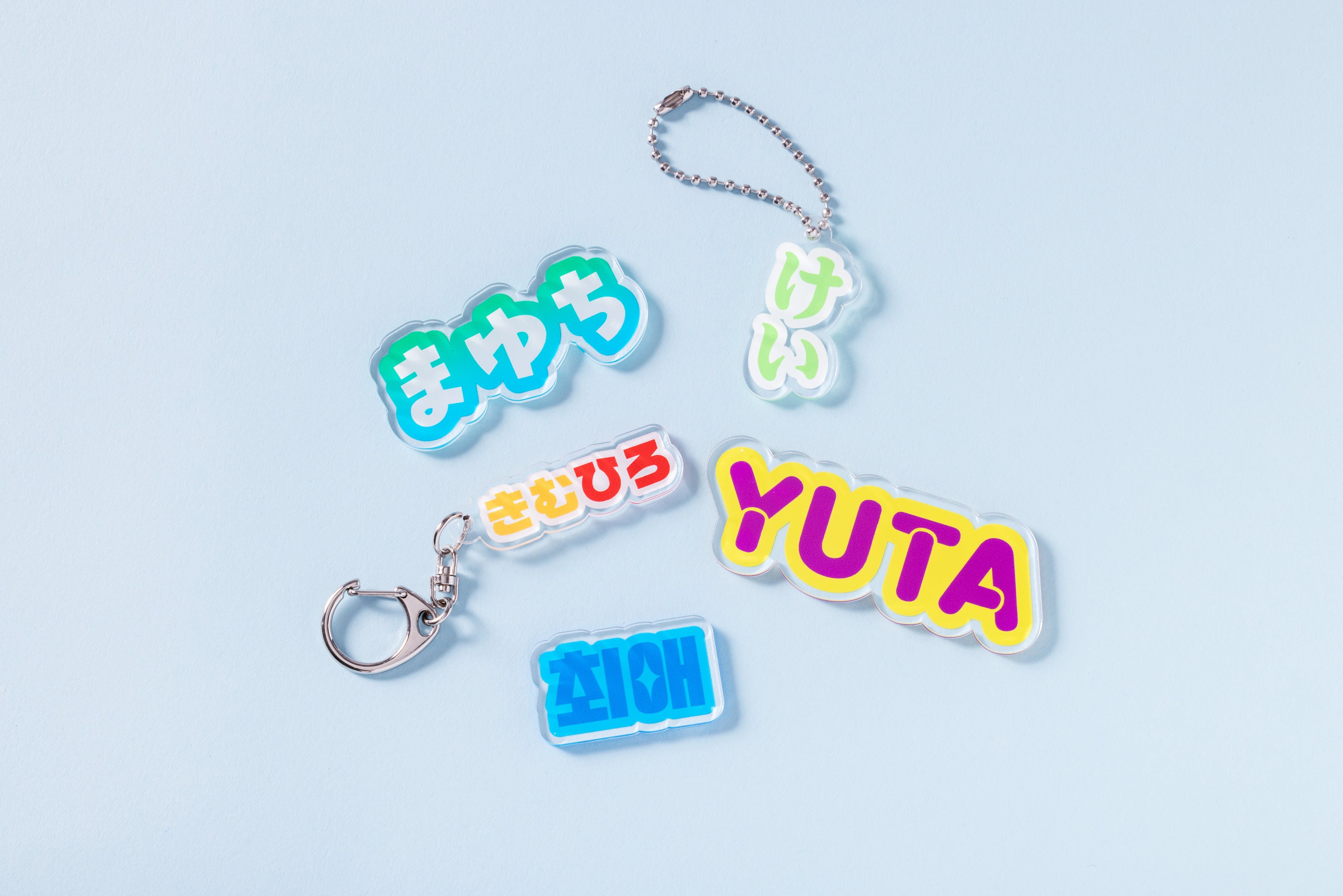 しまうまプリントが推し活に使えるアクリルグッズを新発売