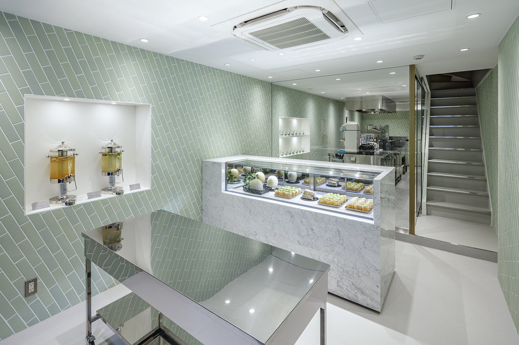 アンテナショップ「果房メロンとロマン(東京・神楽坂)」