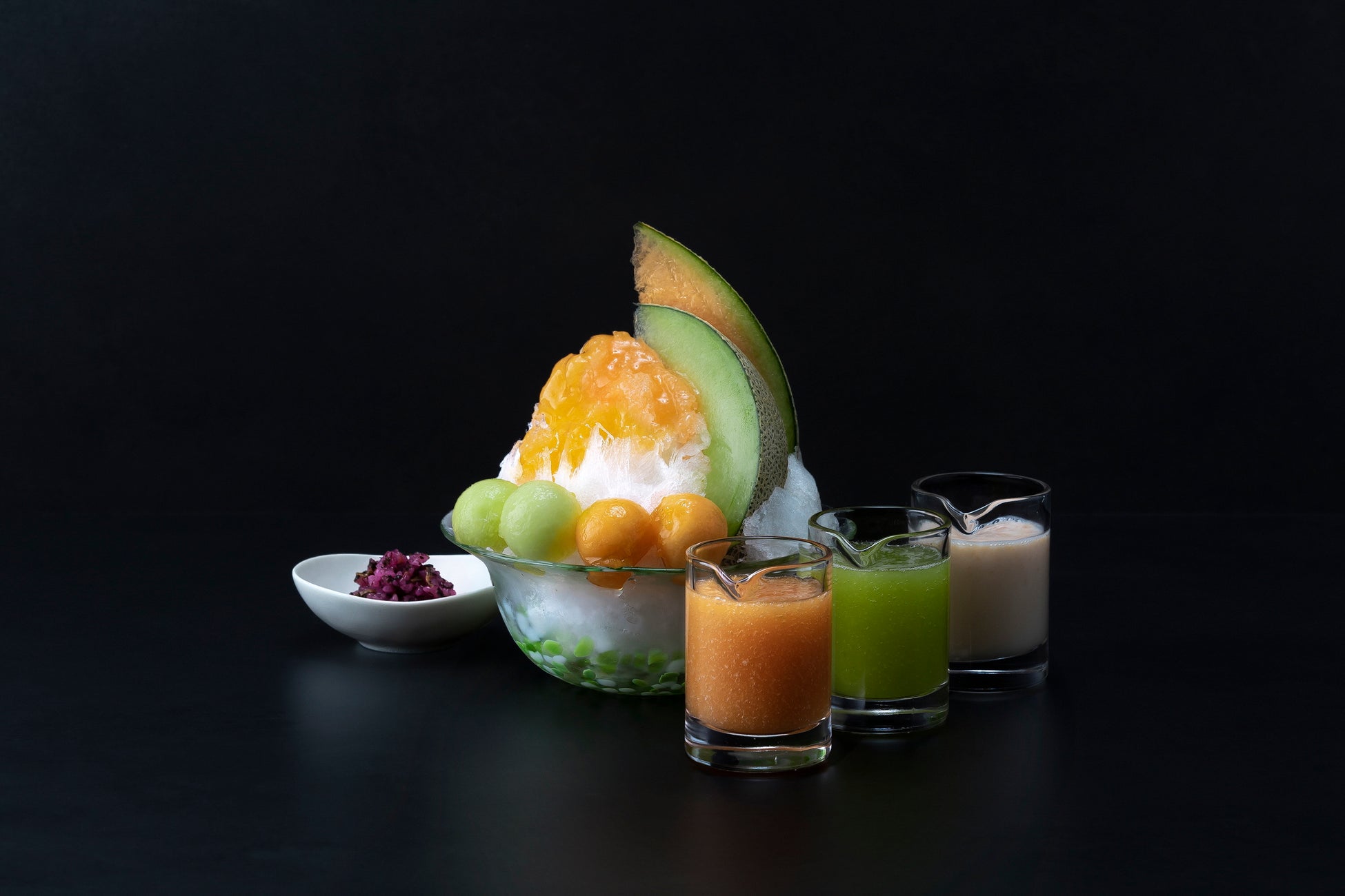 赤と青と白のメロン蜜かき氷(1,850円)