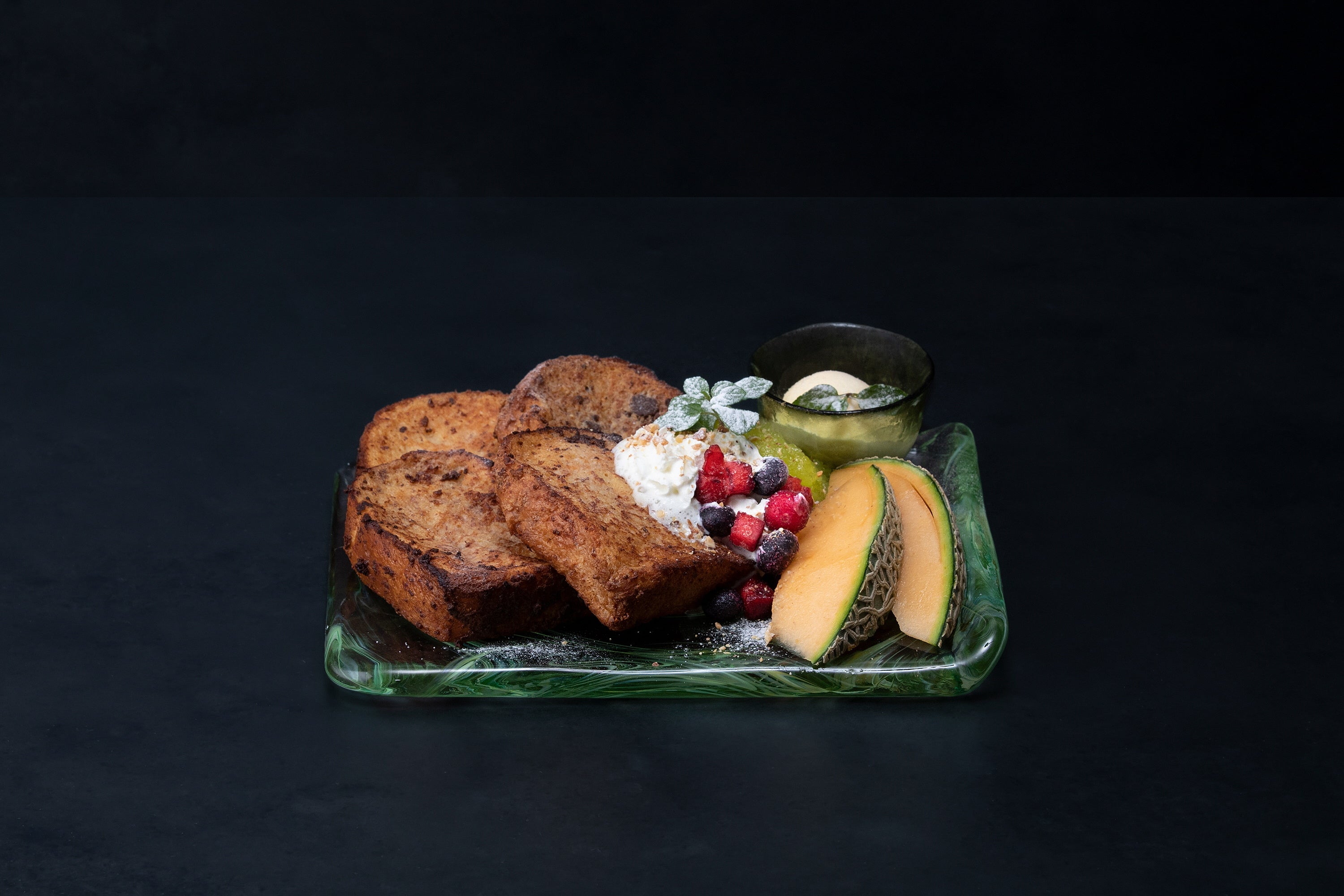 メロンの特製フレンチトースト  レギュラーサイズ（1,650円）ハーフサイズ（980円）