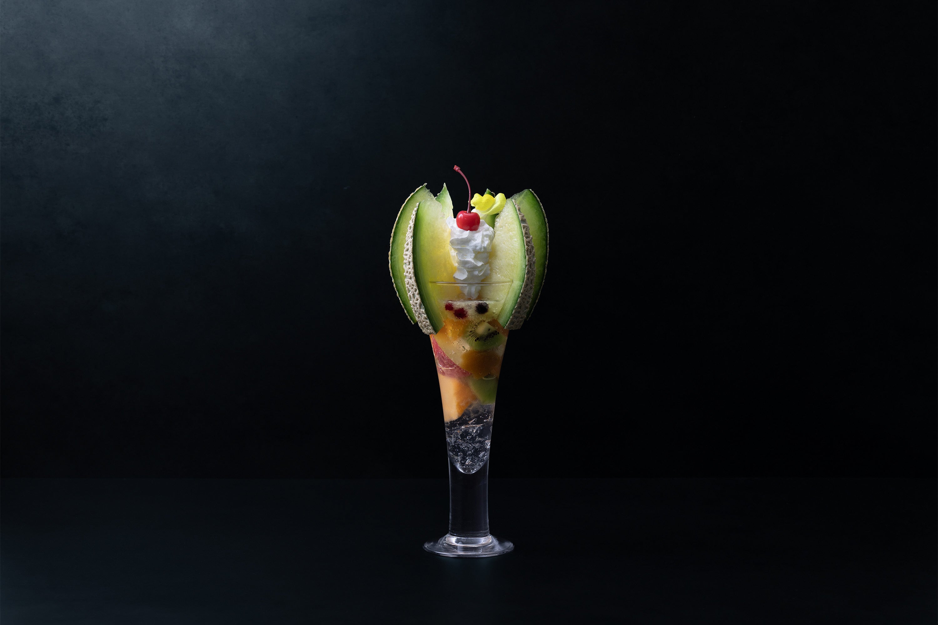 贅沢メロンとフルーツポンチのパフェ（2,500円）