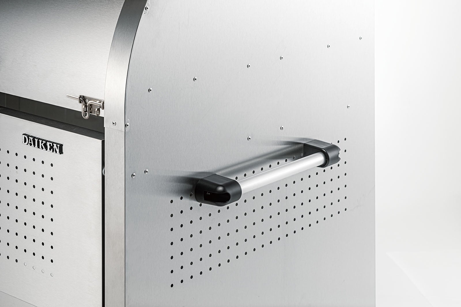 左右どちらでも取り付け可能な取手