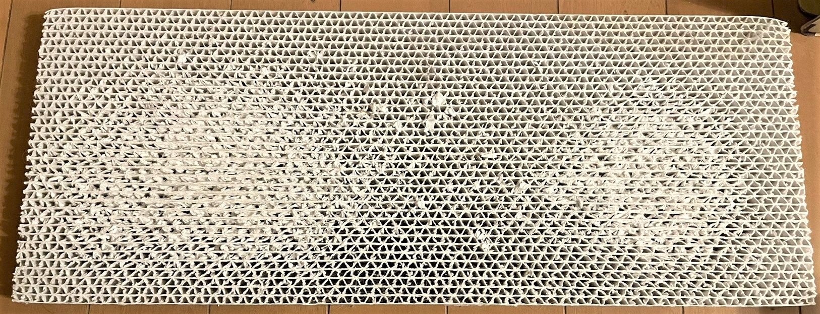 10か月間使用後のミルダン爪とぎ