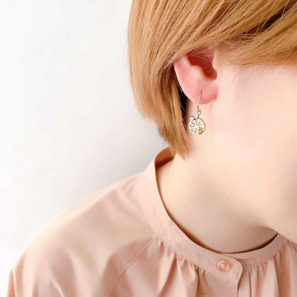 フツールモチーフのアクセサリーが330円、プチプラアクセサリー「LUNA