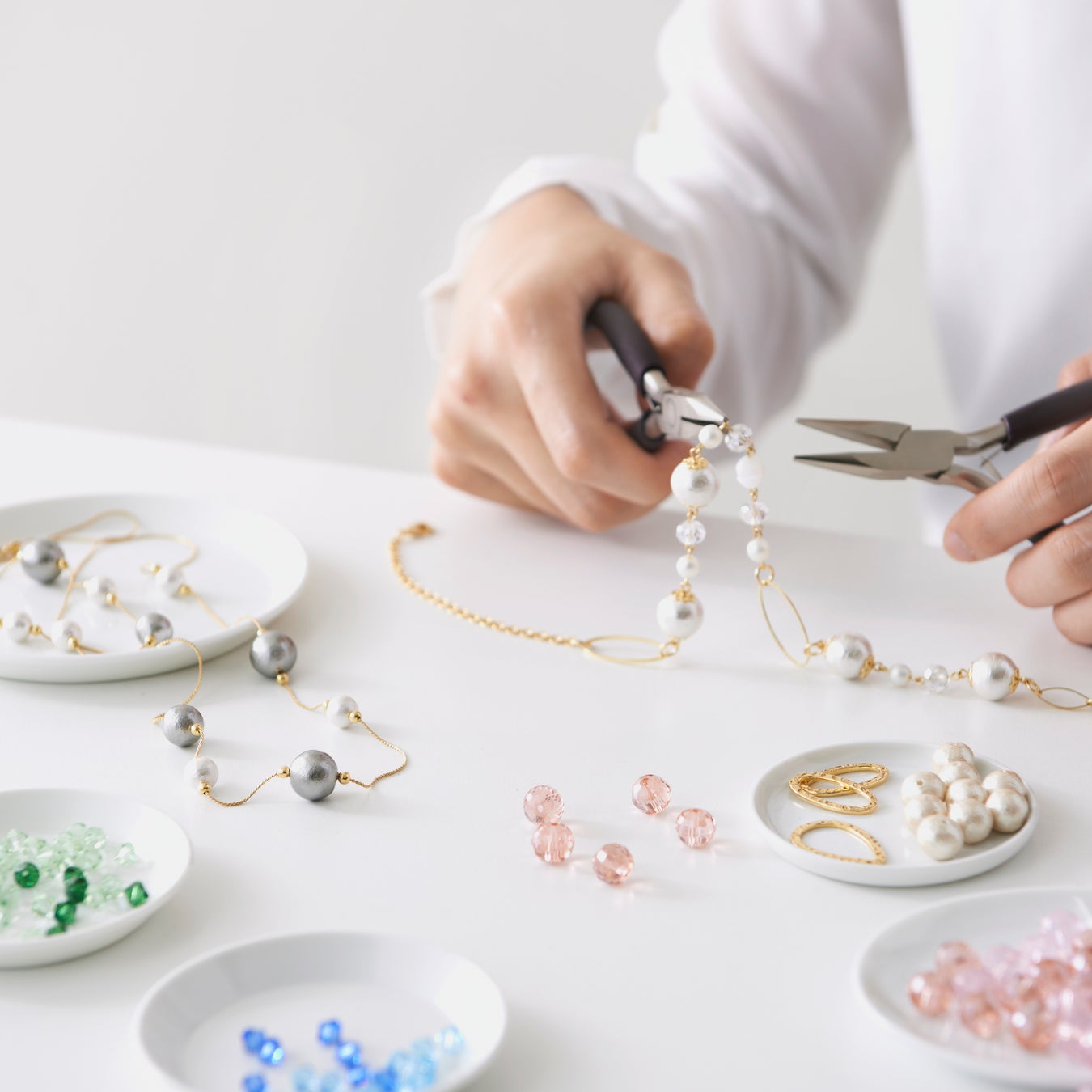 ビーズ アクセサリーパーツショップparts Club 材料費だけで参加できる 手作り教室 11月の内容は華やかなビジューアクセサリー 作り 株式会社エンドレスのプレスリリース ビーズ アクセサリーパーツショップparts Club 材料費だけで参加できる 手作り教室 11月の内容は華やかなビジューアクセサリー 作り 株式会社エンドレスのプレスリリース