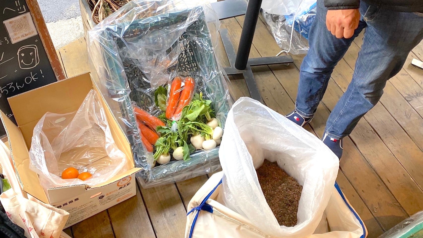 お野菜の受け渡しの様子