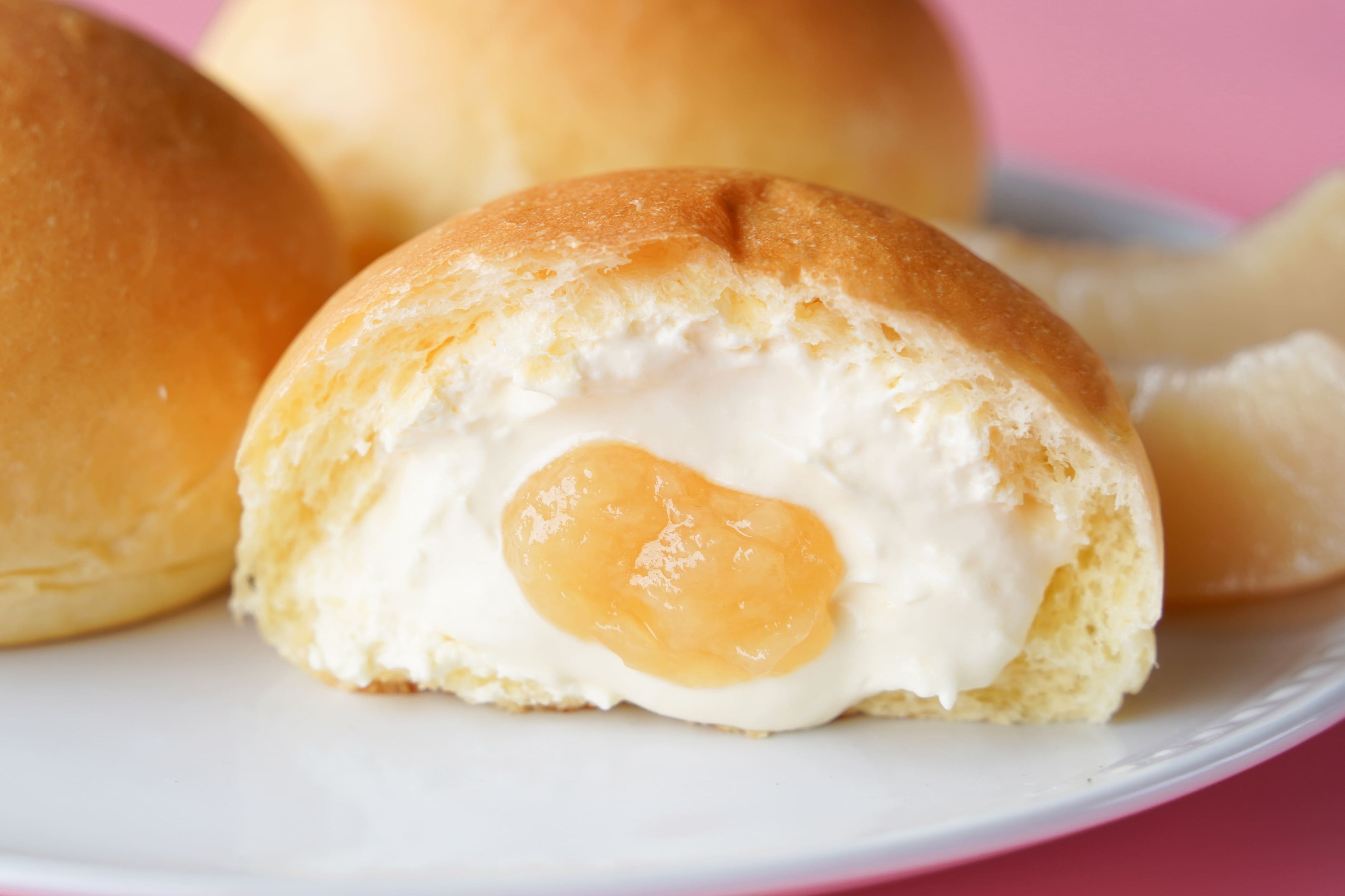 「くりーむパン桃」（イメージ）