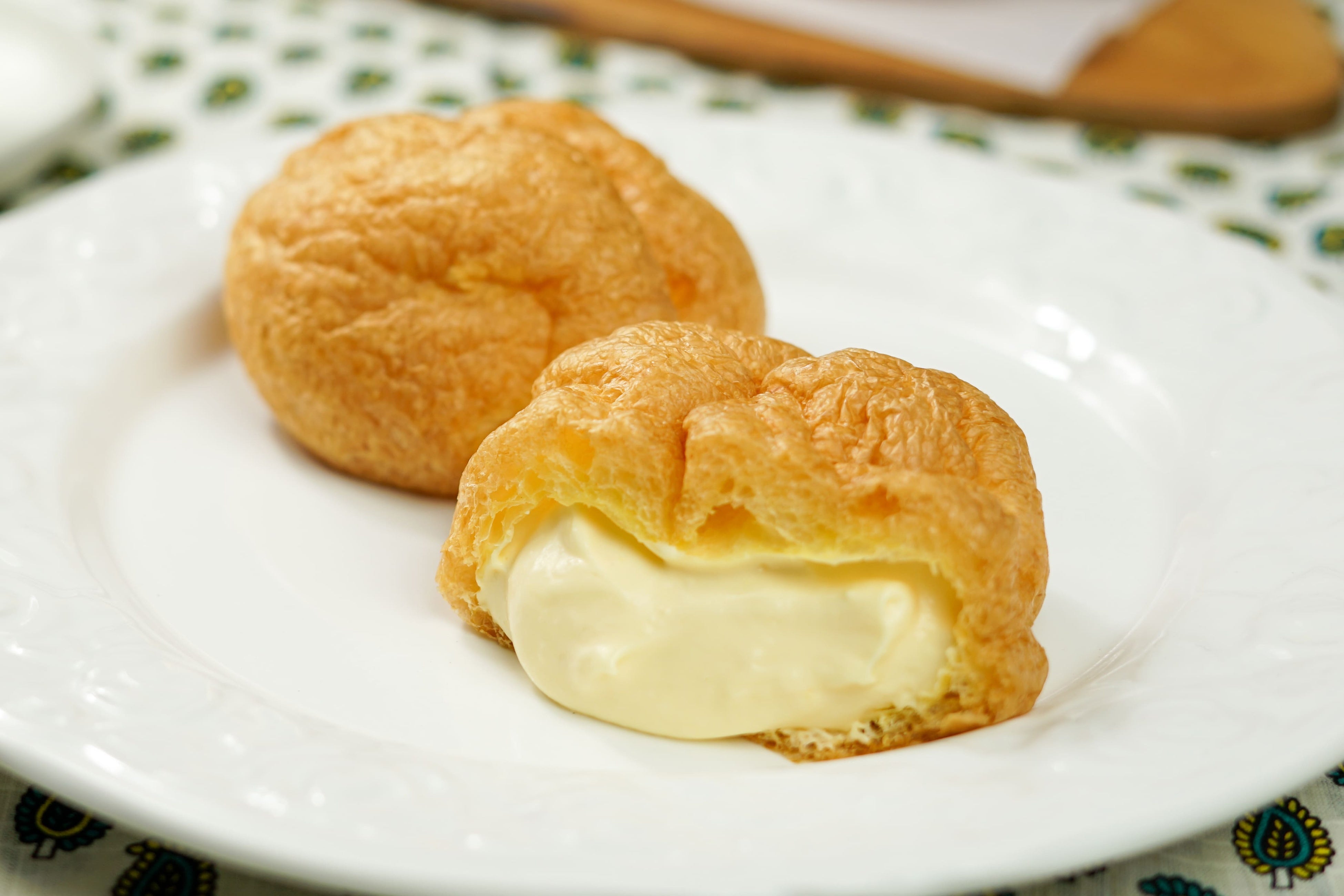 「カスタードシュークリーム」（イメージ）