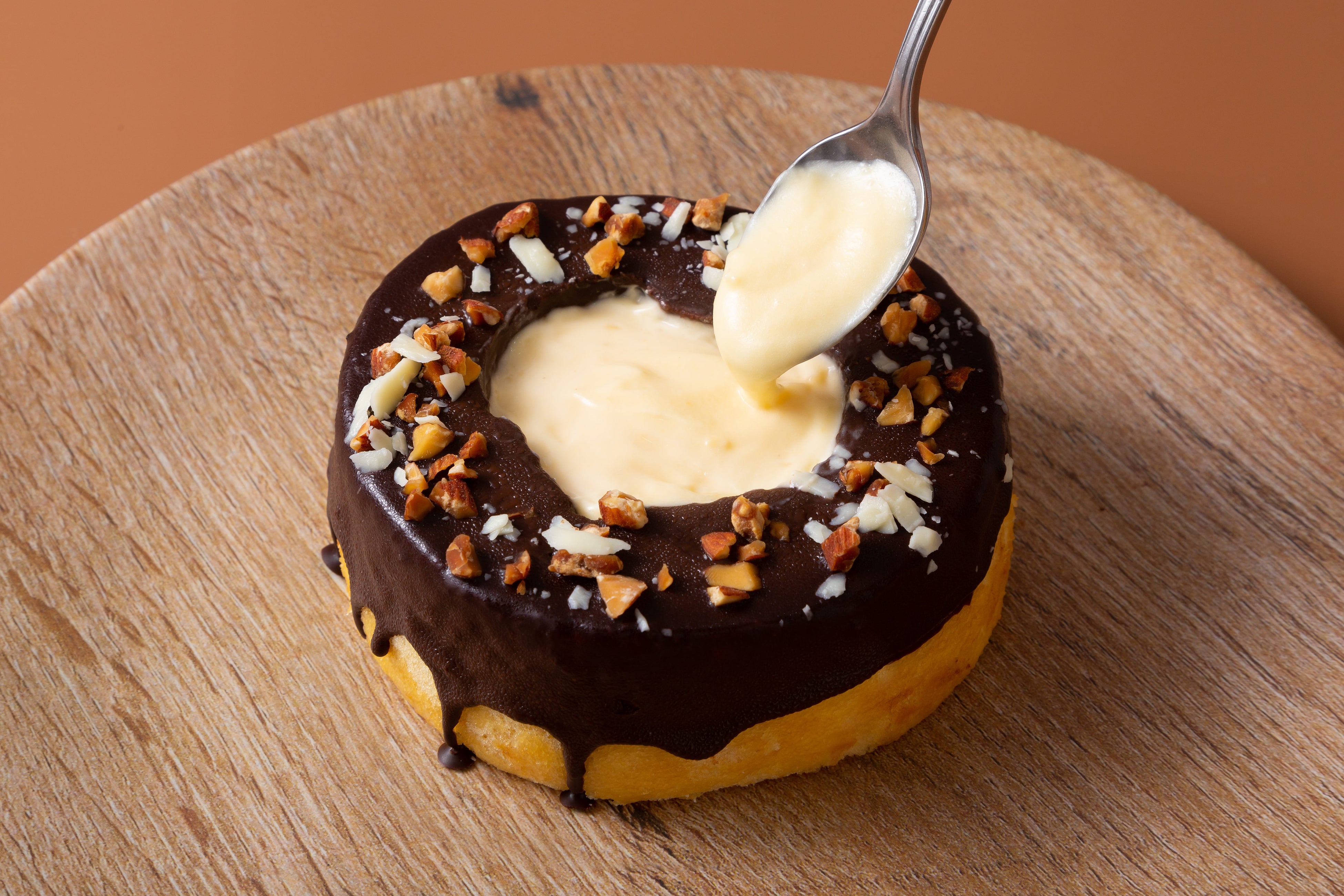 「香ばしアーモンドのハートバームクーヘン」（イメージ）