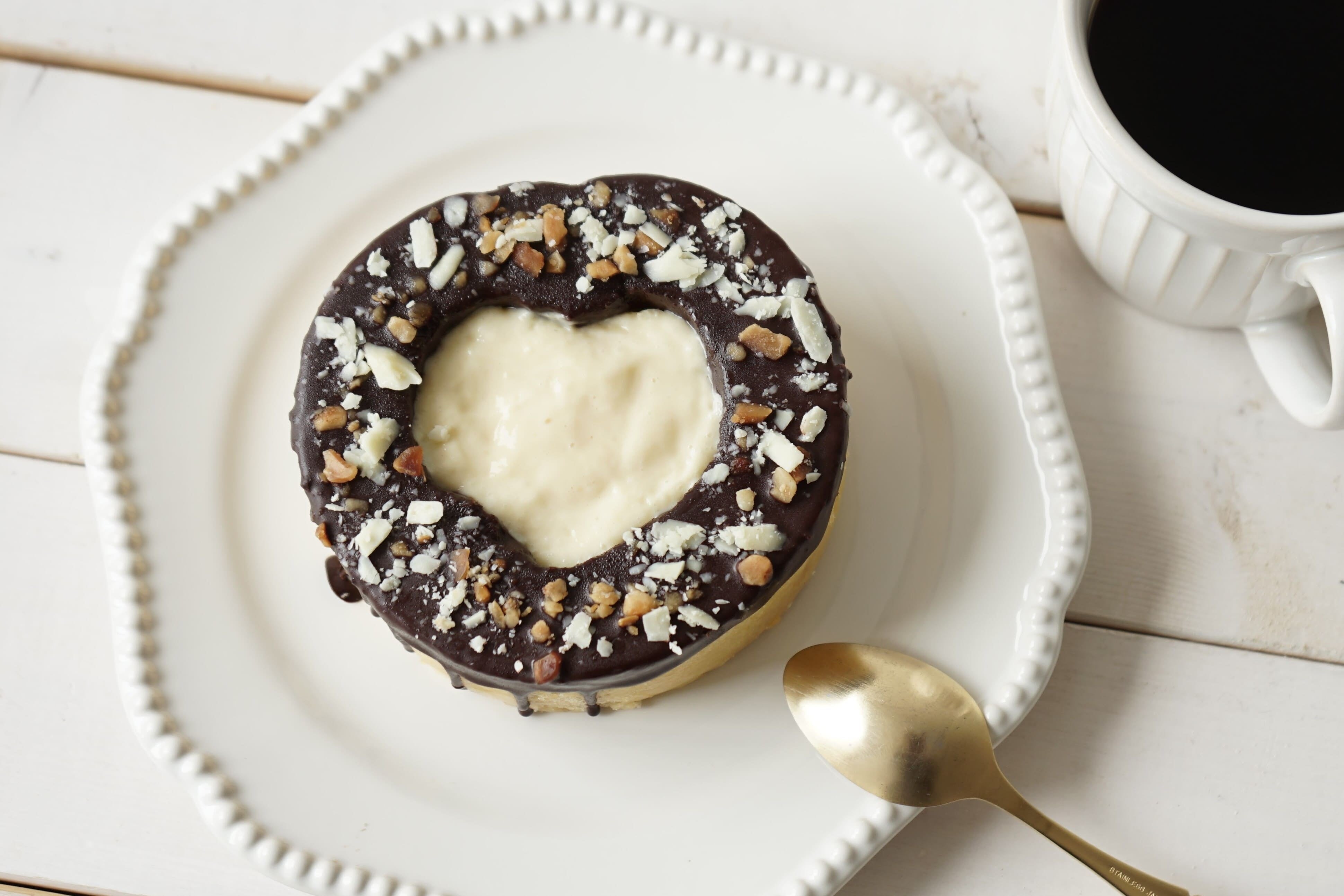 「香ばしアーモンドのハートバームクーヘン」（イメージ）