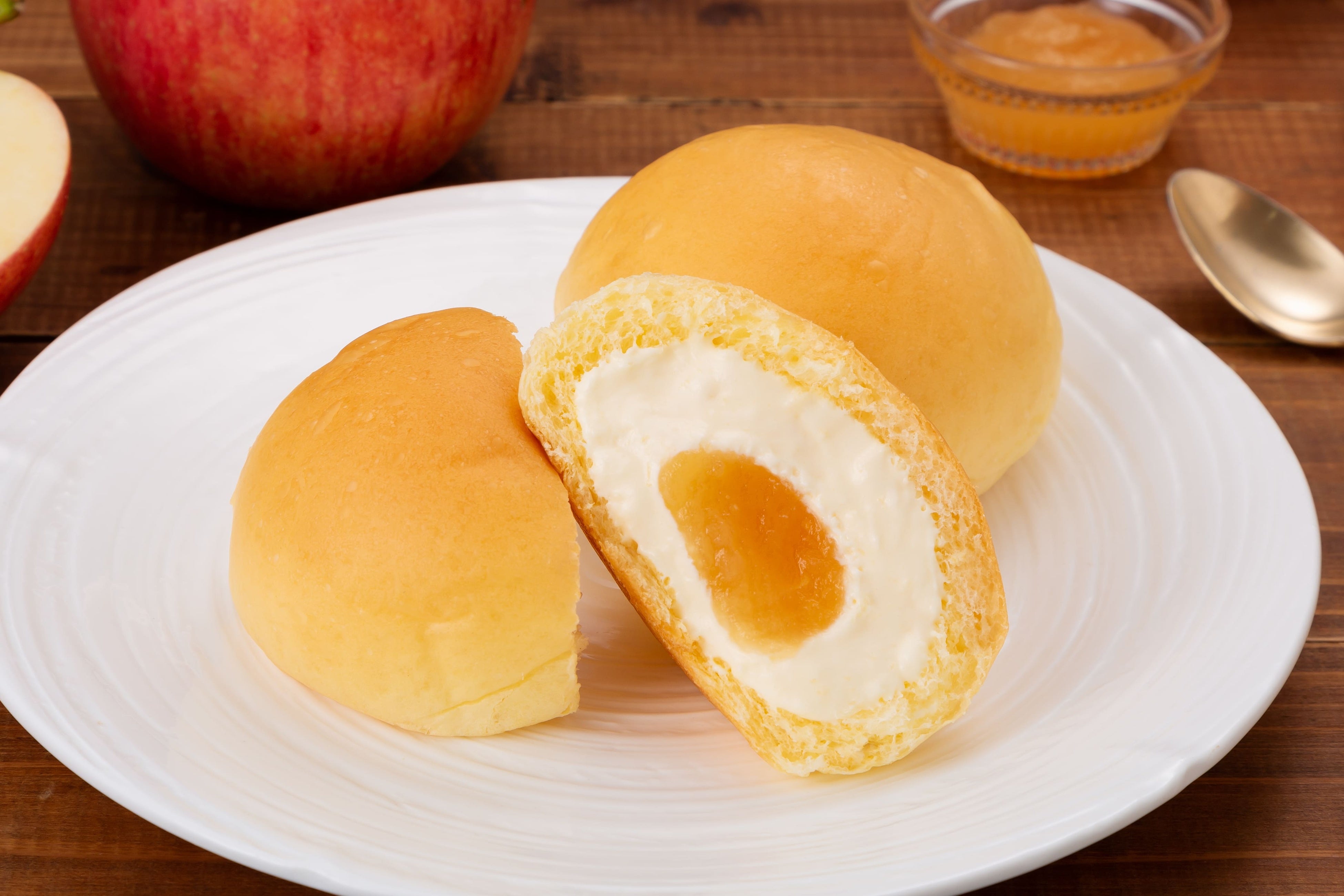 「とろける青森くりーむパン りんご」（イメージ）