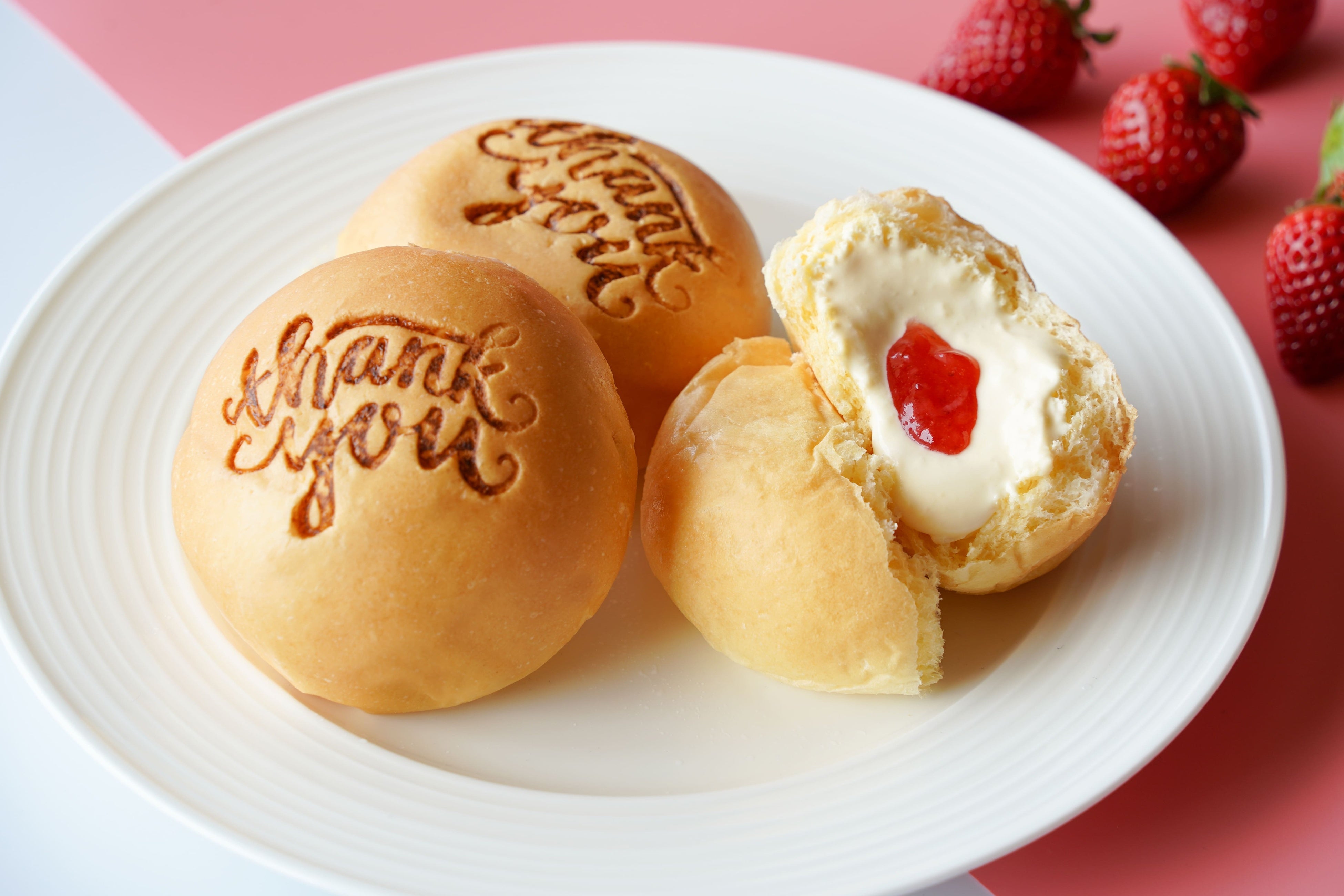 「Thank youくりーむパン（カスタード）・くりーむパン（あまおう苺）」（イメージ）