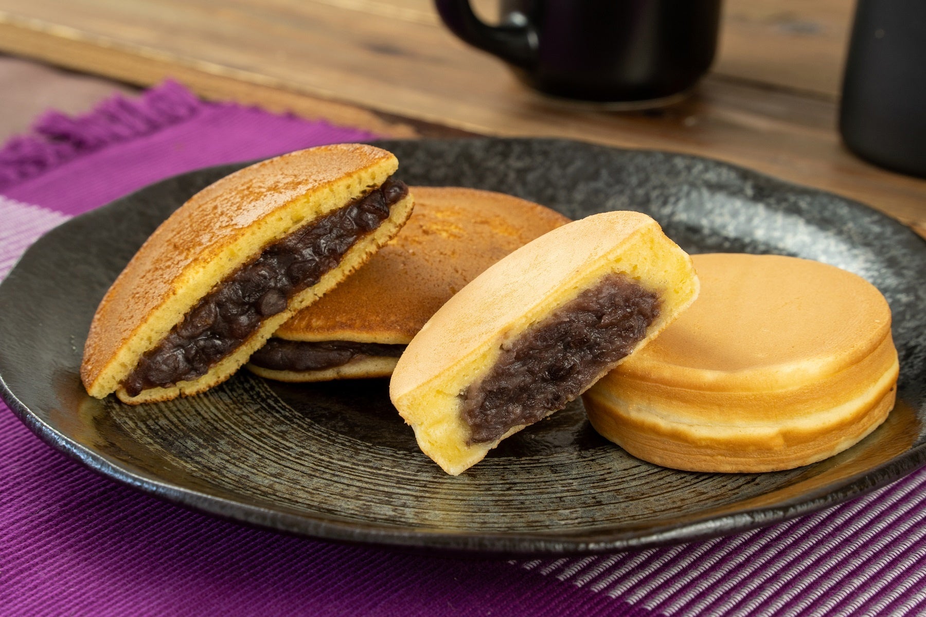 どら焼き（左）、生大判焼き（右）（イメージ）