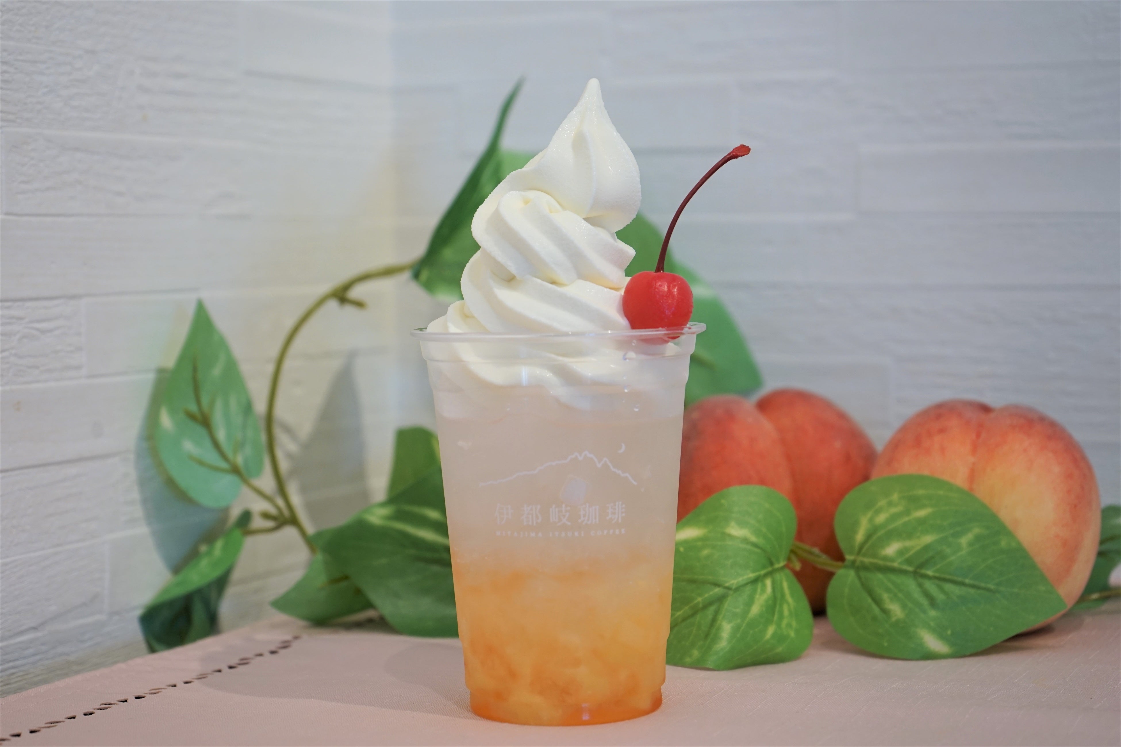 ひんやりピーチフロート（イメージ）