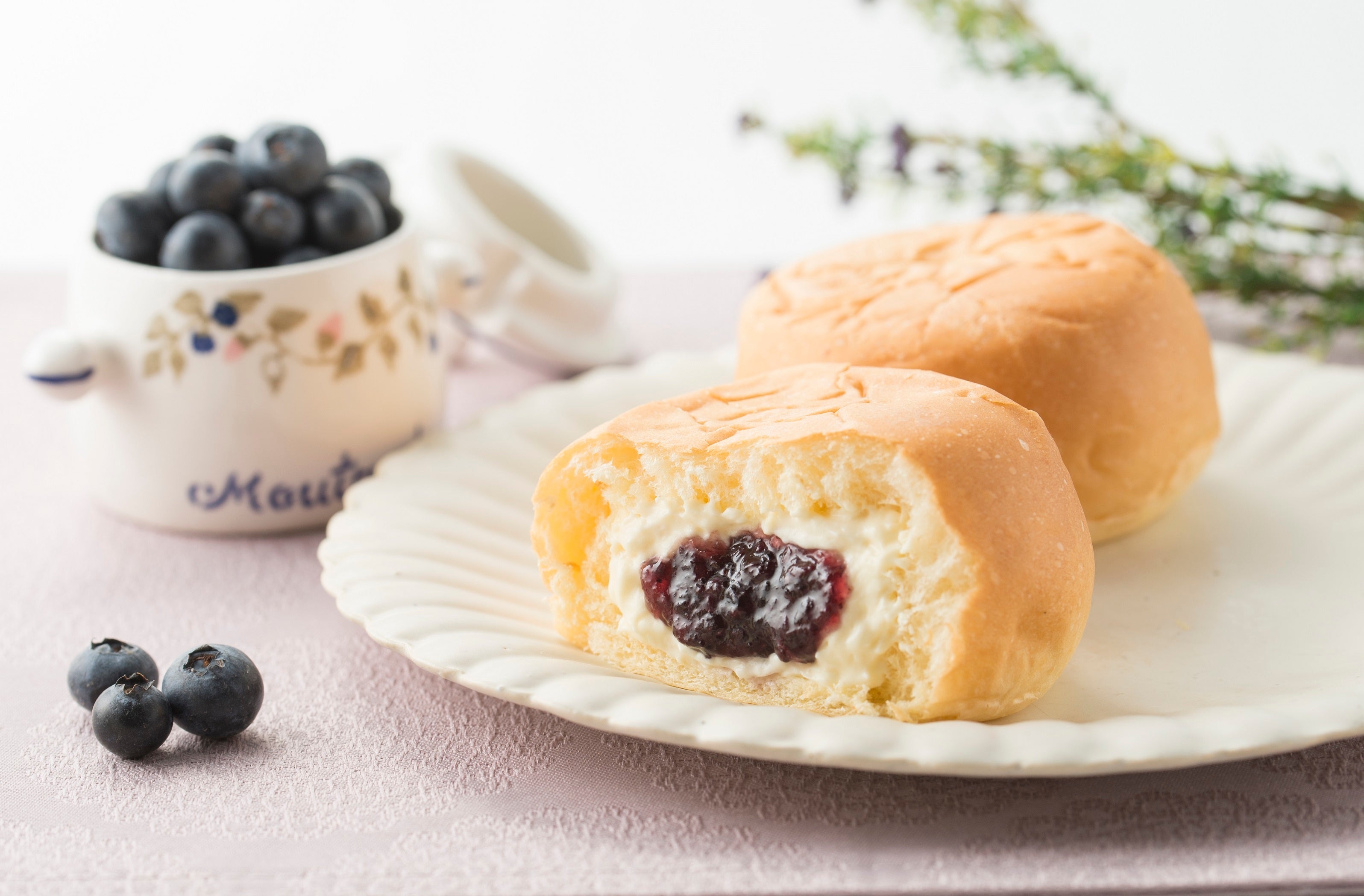 「くりーむパン ブルーベリー」（イメージ）