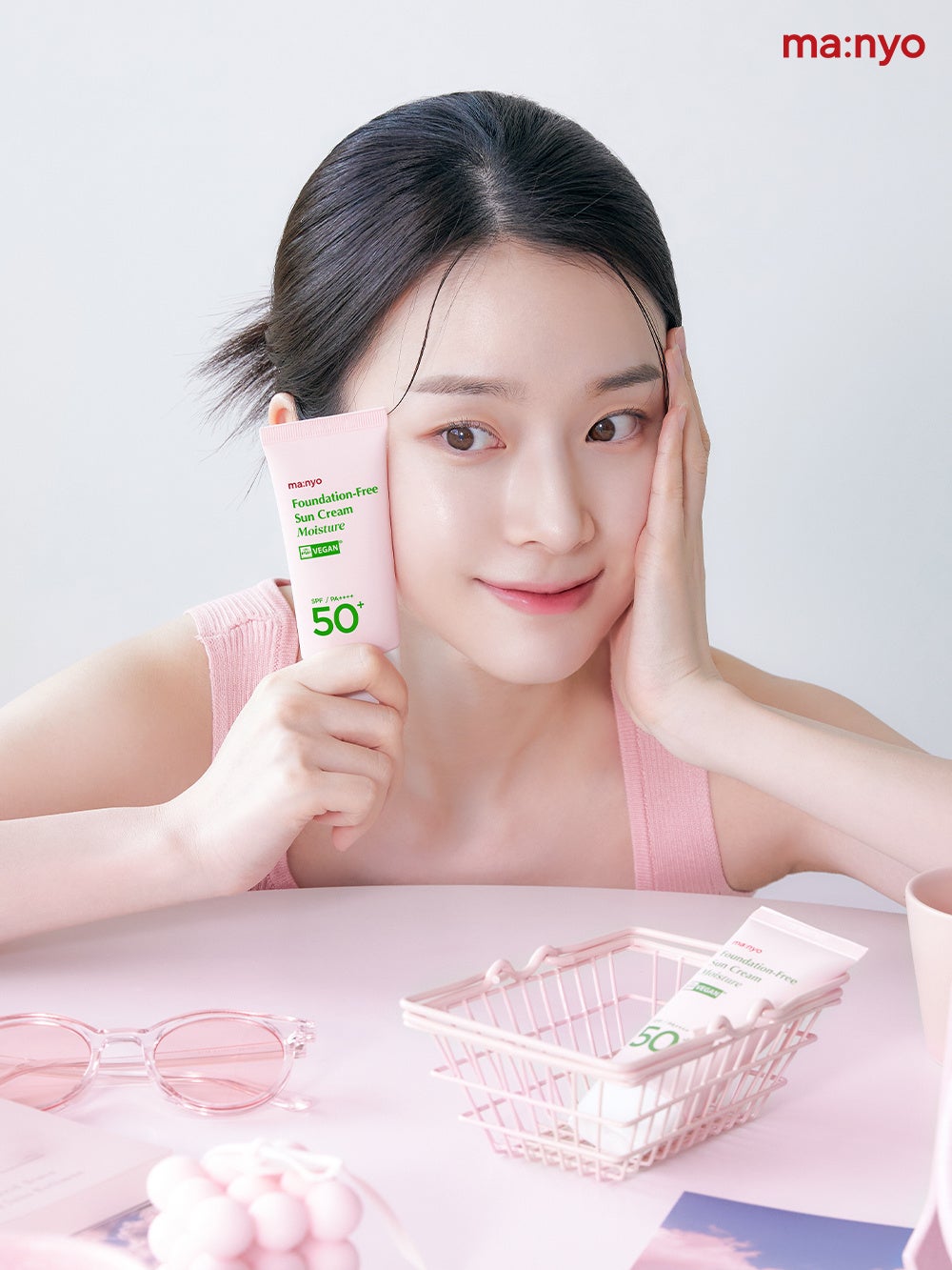 *モデルイメージはファンデフリーサンクリームモイスチャーのみ塗ったお肌です。