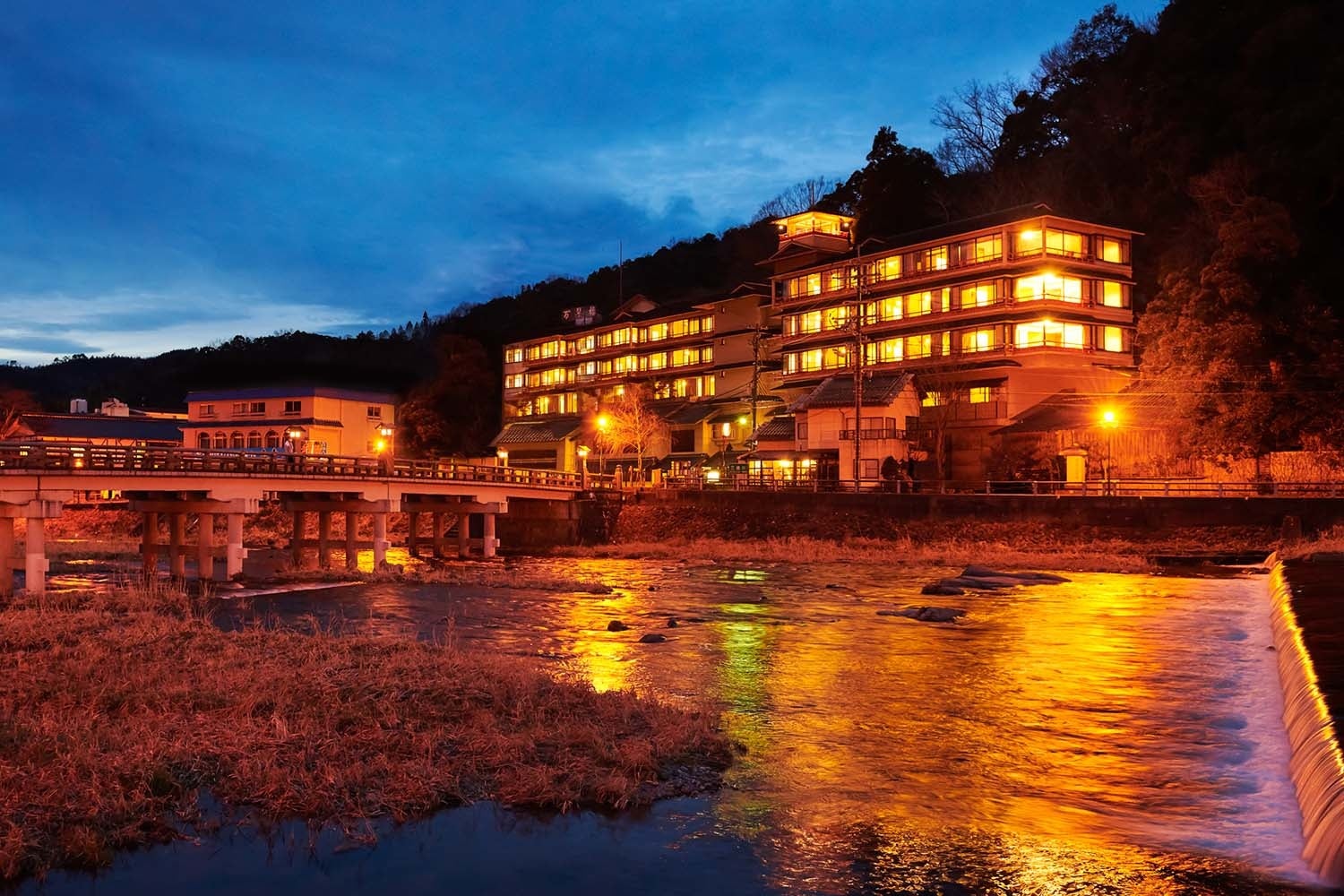 三朝薬師の湯　万翆楼