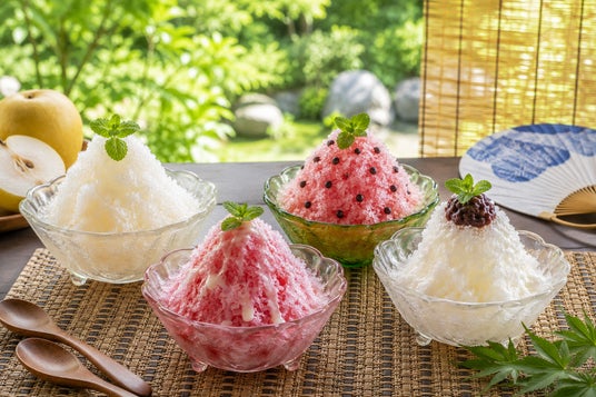 鳥取の恵みを味わう、夏限定のひんやりスイーツ。三朝温泉「三朝薬師の湯 万翆楼」“ご当地かき氷” 4種を7月20日より販売開始。 鳥取の恵みを味わう、夏限定のひんやりスイーツ。三朝温泉「三朝薬師の湯 万翆楼」“ご当地かき氷” 4種を7月20日より販売開始。