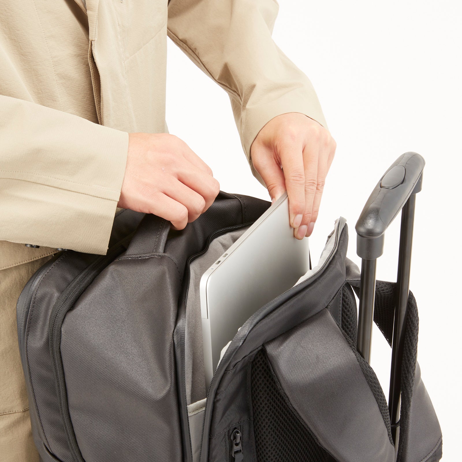 起毛素材を使用したPCポケット