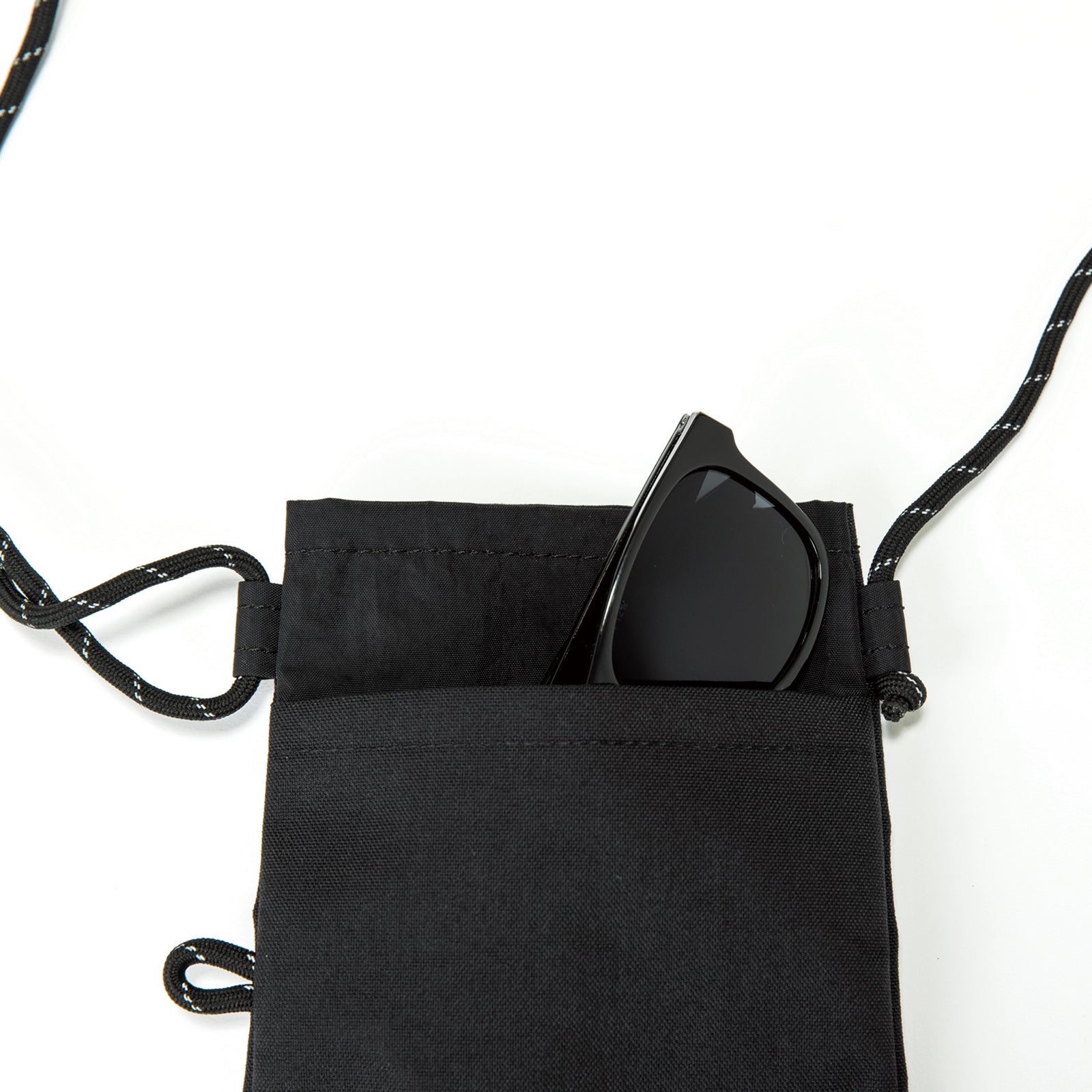 背面サブポケット