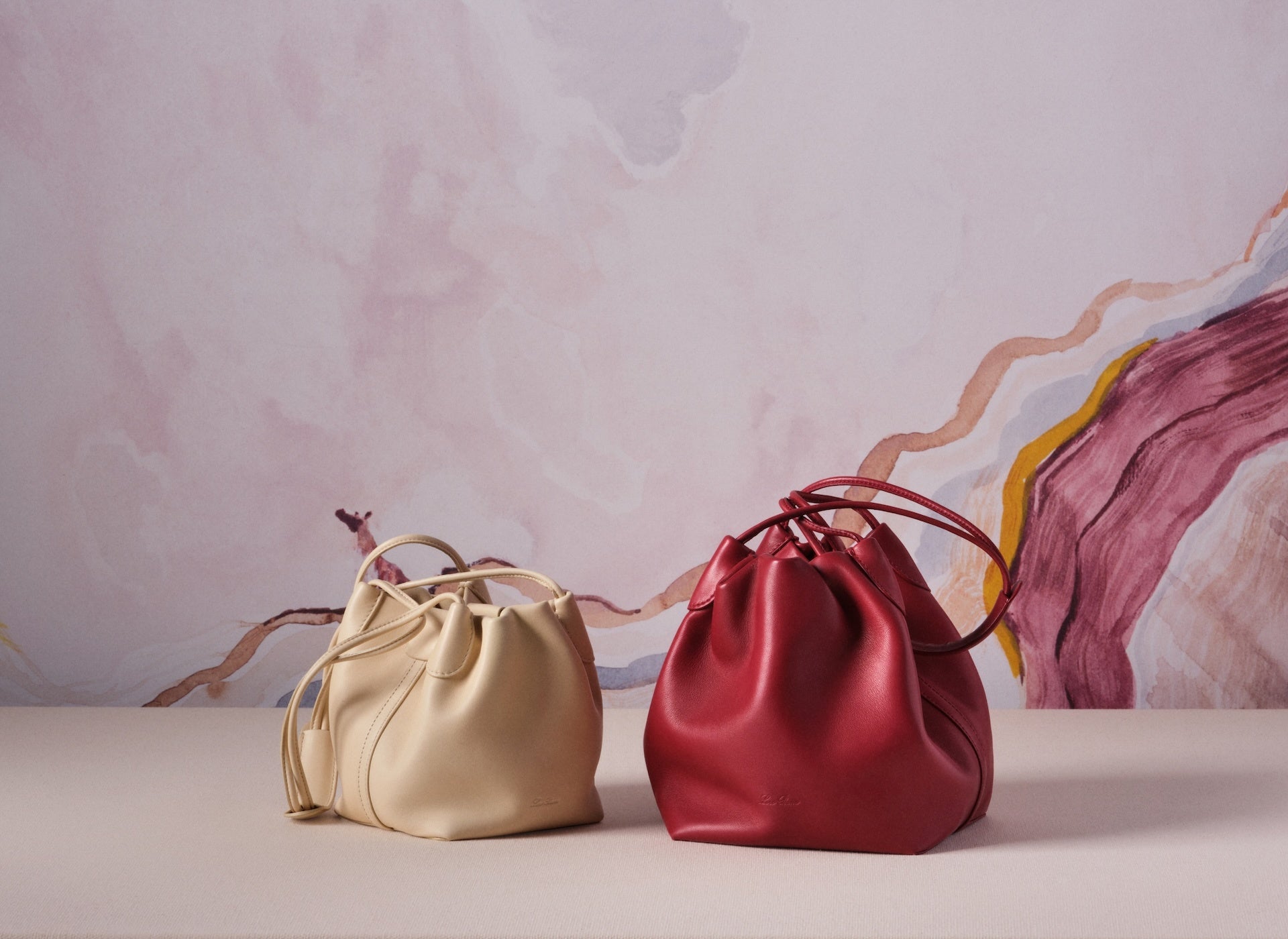 ロロ・ピアーナの新作《ベイル・ソフティ・バッグ》 | ロロ・ピアーナ