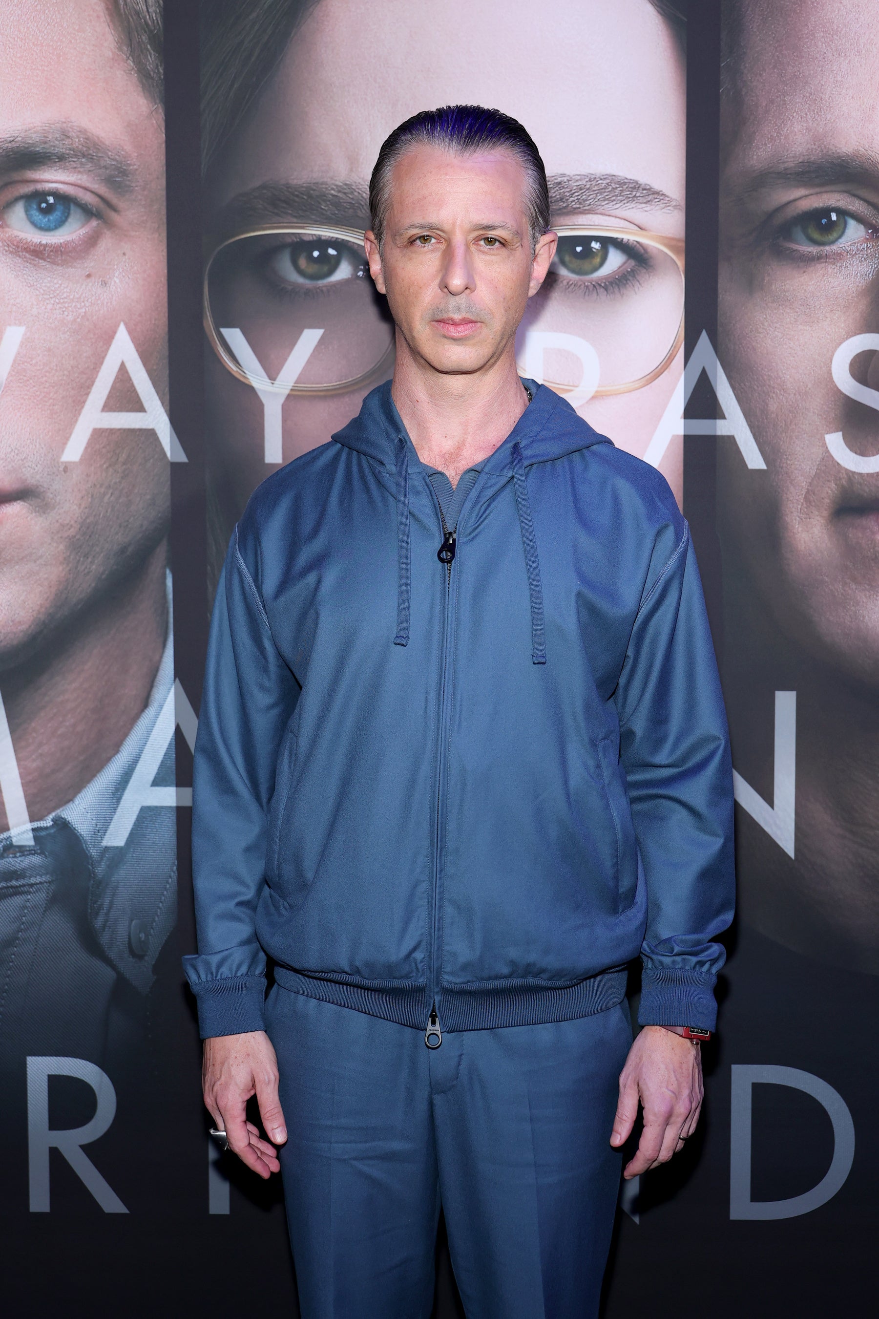 【ロロ・ピアーナ】 ジェレミー・ストロングが、映画 『The Social Reckoning（原題）』のワールドプレミアでロロ・ピアーナを着用