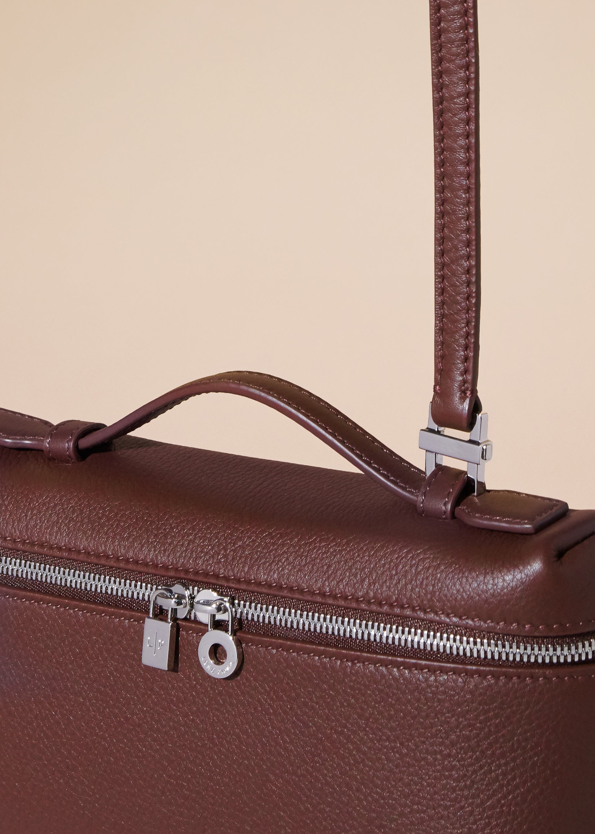 ロロ・ピアーナ】エクストラ・ポケットのパーソナライゼーション