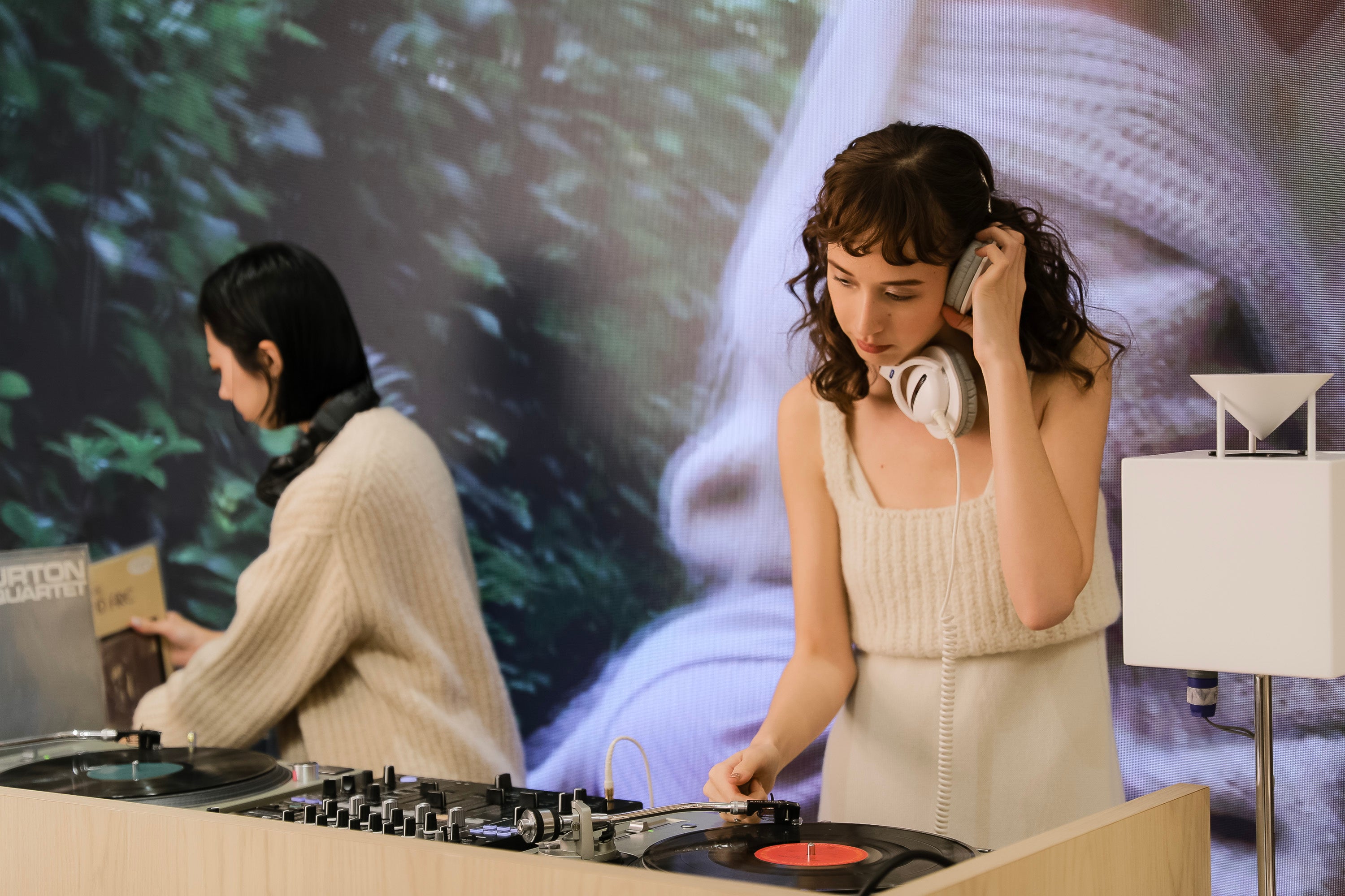 Mayu Kakihata & 水原佑果  (DJ)