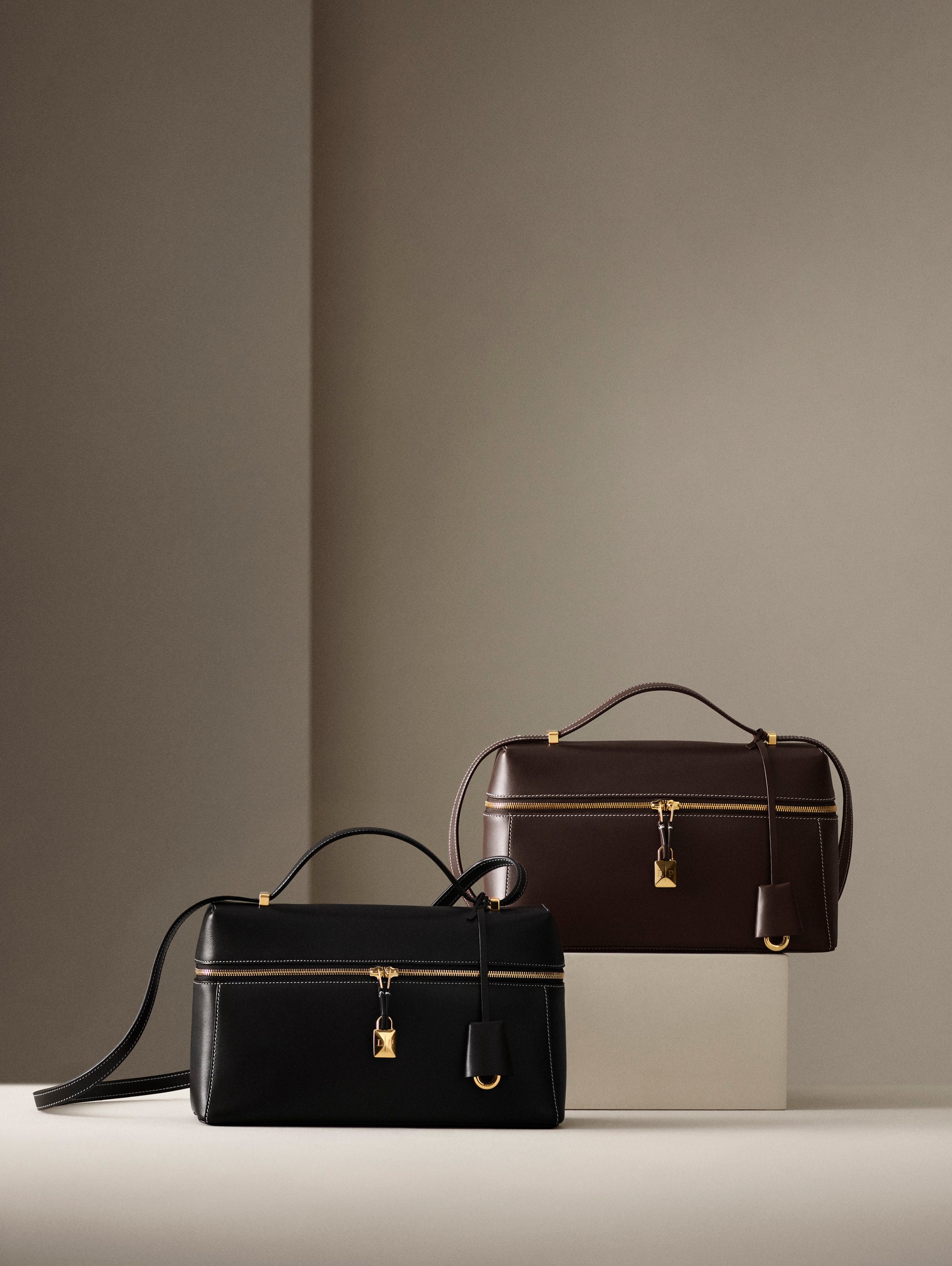 28万新品◆80◆ロロピアーナ◆最高級クロコレザーベルトダークブラウン１円・送料無料 ロロ・ピアーナの上質なレザーが品と知性を添えてくれる秋の装いを完成