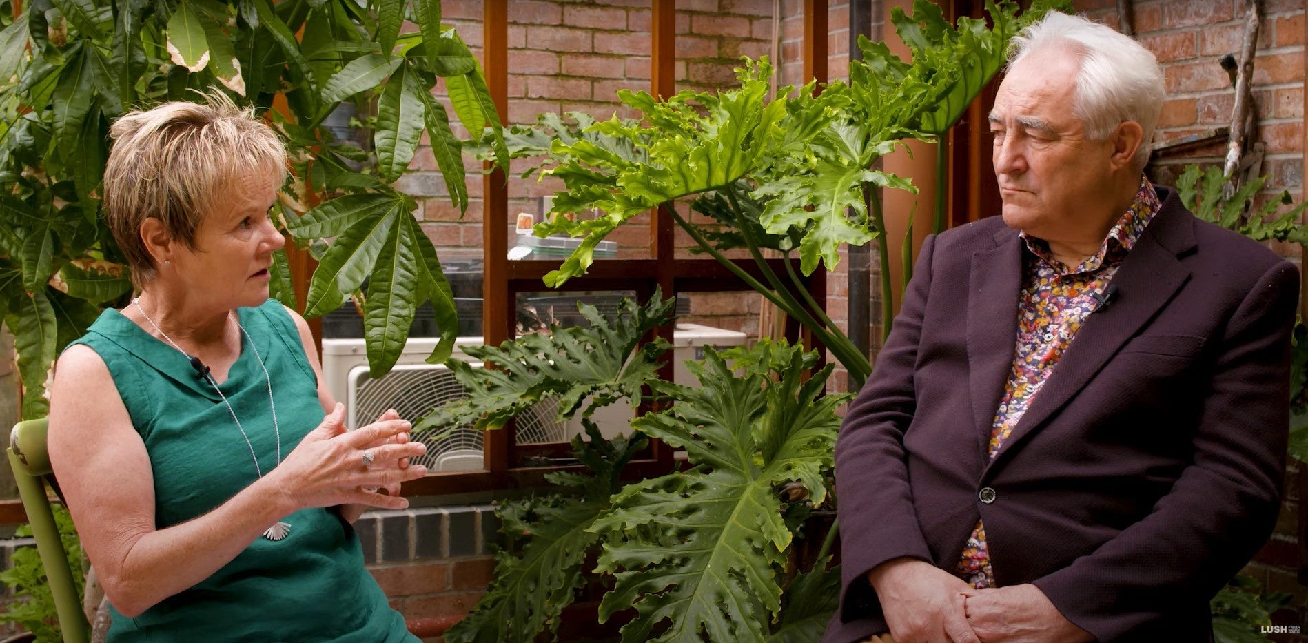 共同創立者兼商品開発者 ヘレン・アンブロッセン（左）とマーク・コンスタンティン（右）の動画