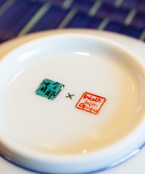 ニャーが並ぶ特別な猫の日 毎回即完売の人気シリーズ 下がり眉のさすらいねこ おかか が青郊窯とコラボして九谷焼豆皿 に 株式会社アミナコレクションのプレスリリース ニャーが並ぶ特別な猫の日 毎回即完売の人気シリーズ 下がり眉のさすらいねこ おかか が青郊窯とコラボして九谷焼豆皿 に 株式会社アミナコレクションのプレスリリース