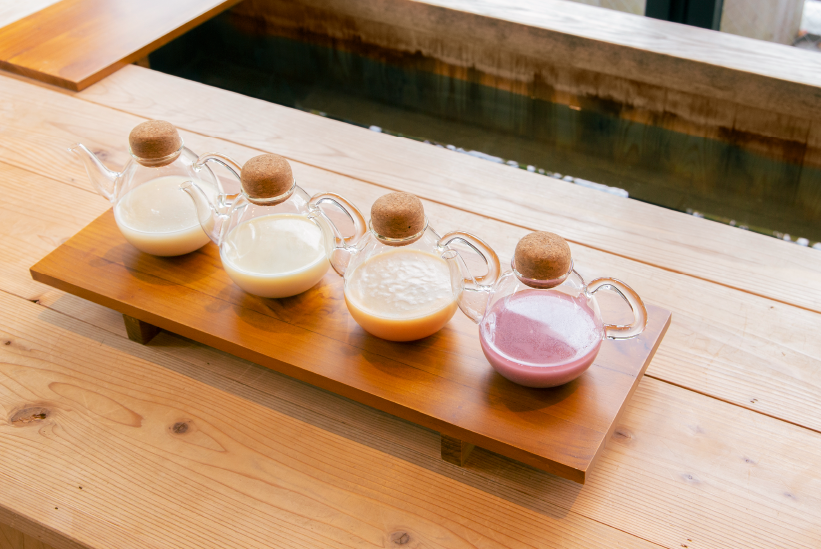 お浄め甘酒　左から、プレーン／豆乳／きなこ／フルーツ甘酒