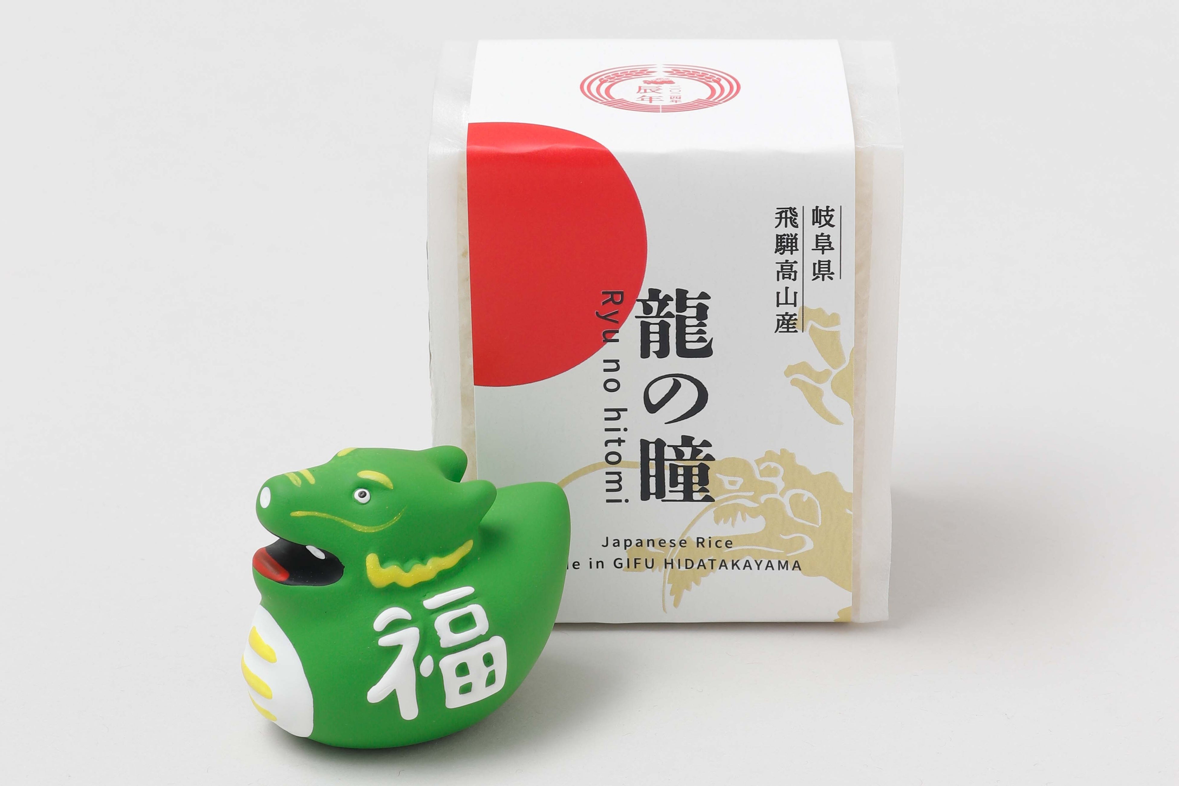 一年の最初に口にするお米は、少しこだわりたいもの。親戚や家族が揃う新年の食卓や、お年賀にいかがでしょうか。干支飾りはその年の家を守ってくれるので、一年中飾っておけます。