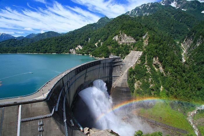 観光放水（放水期間は最新情報をご確認ください）